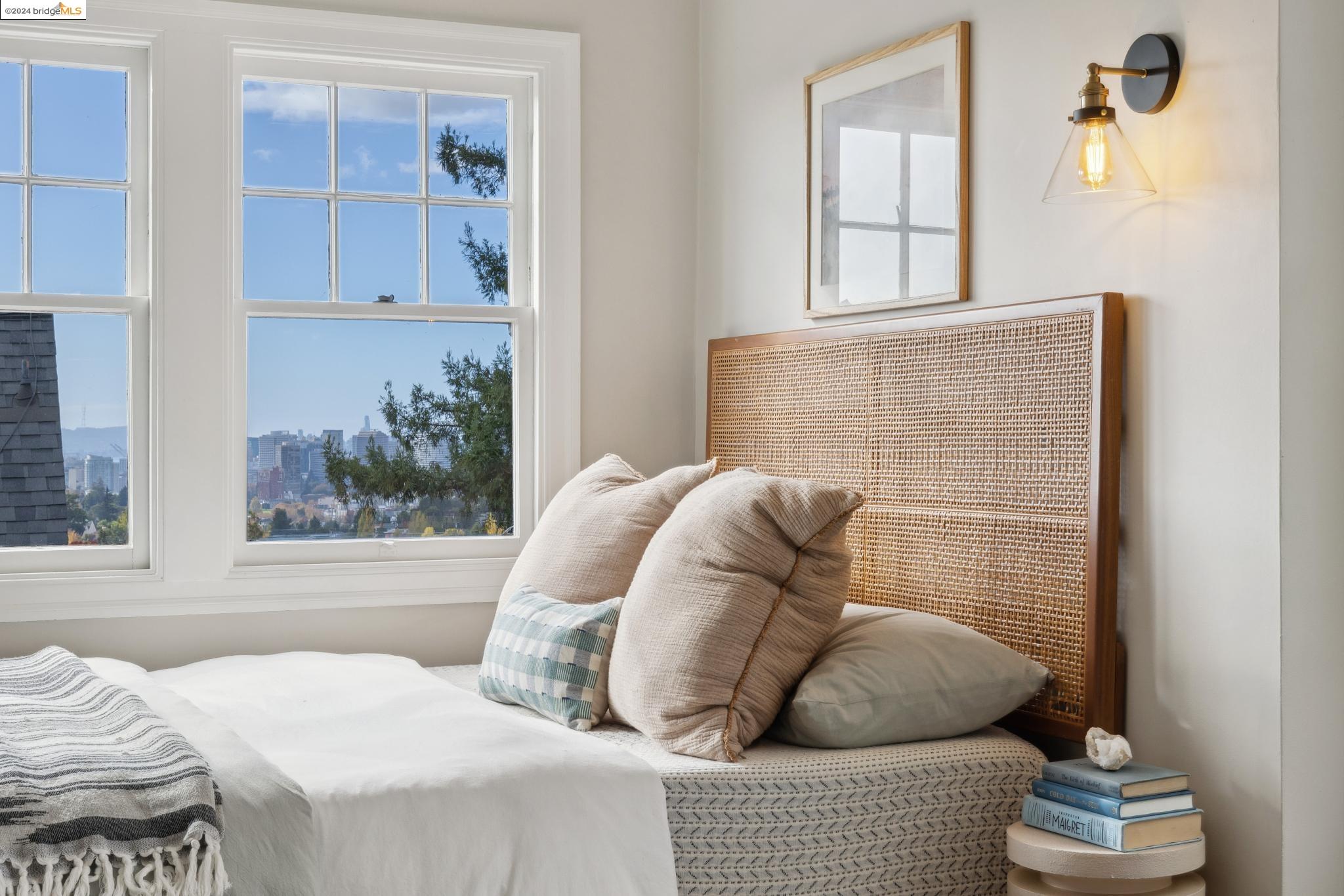 1106 Clarendon Cres.