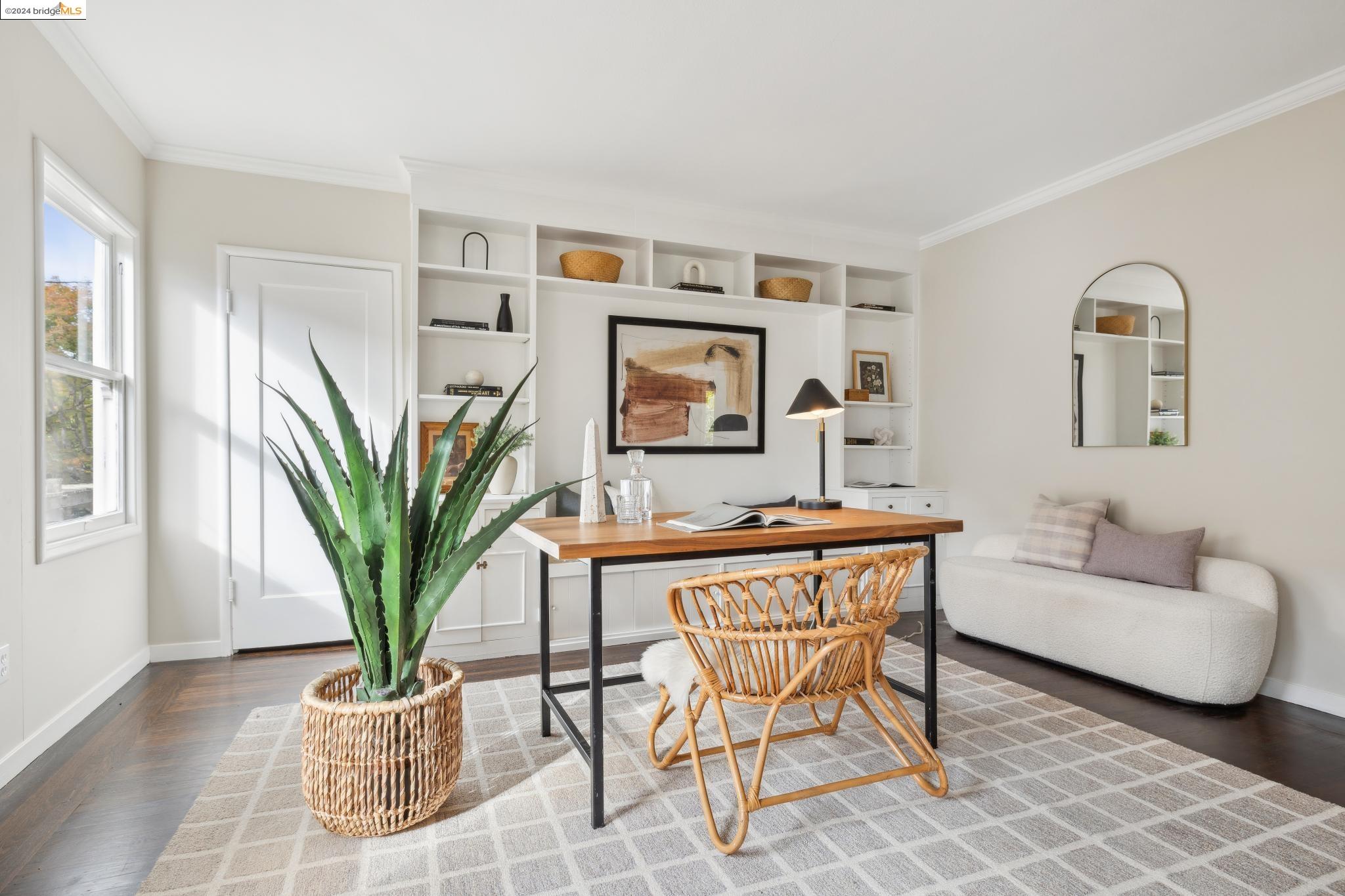 1106 Clarendon Cres.