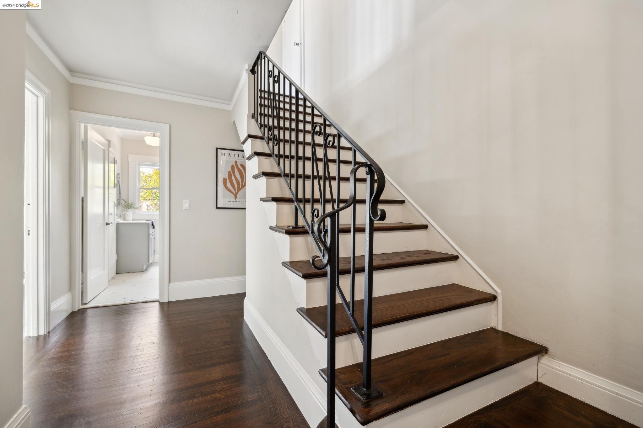 1106 Clarendon Cres.