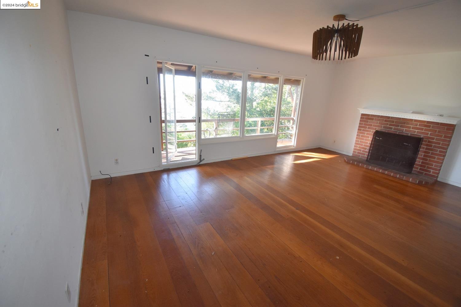 1168 Sterling Ave