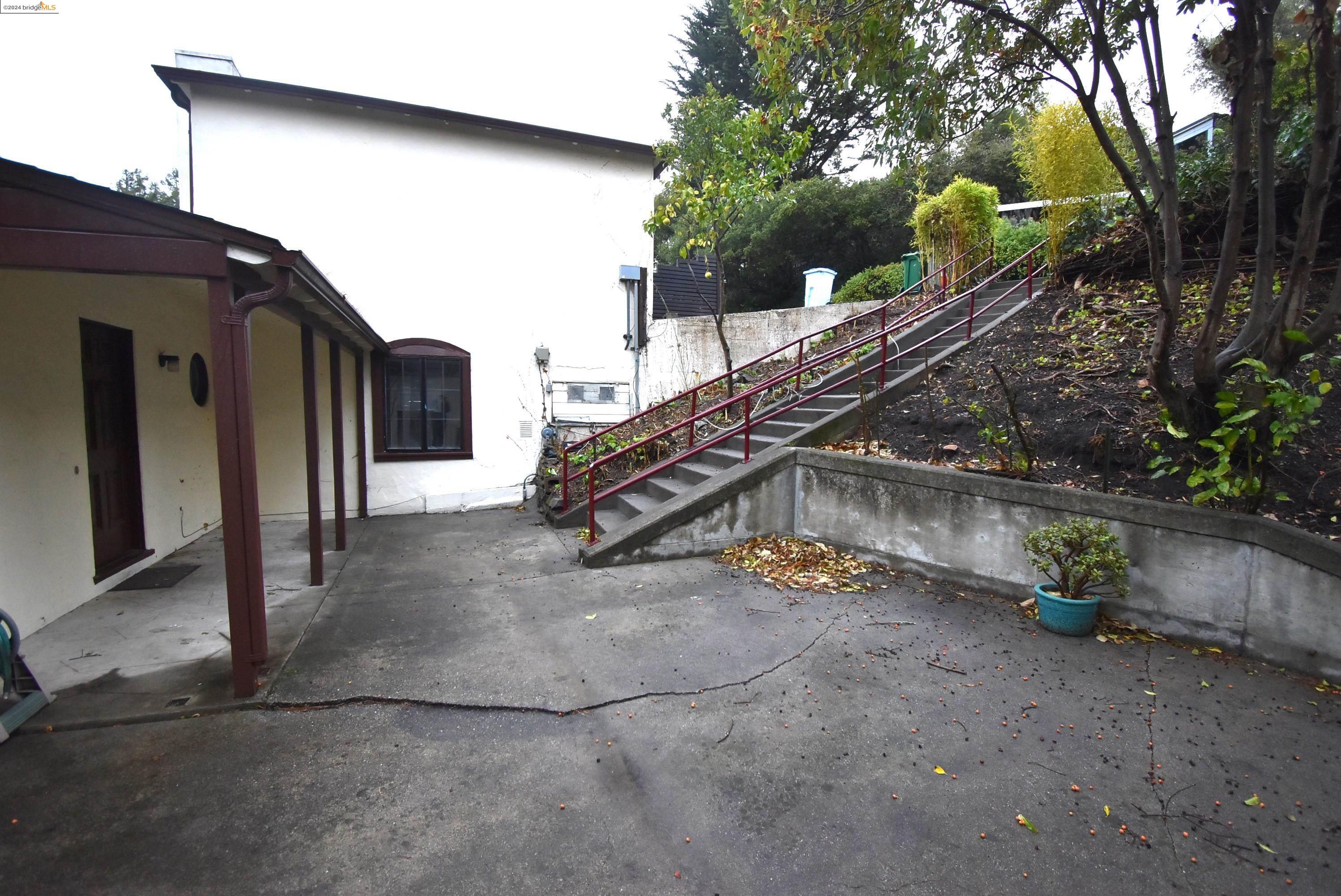 1168 Sterling Ave