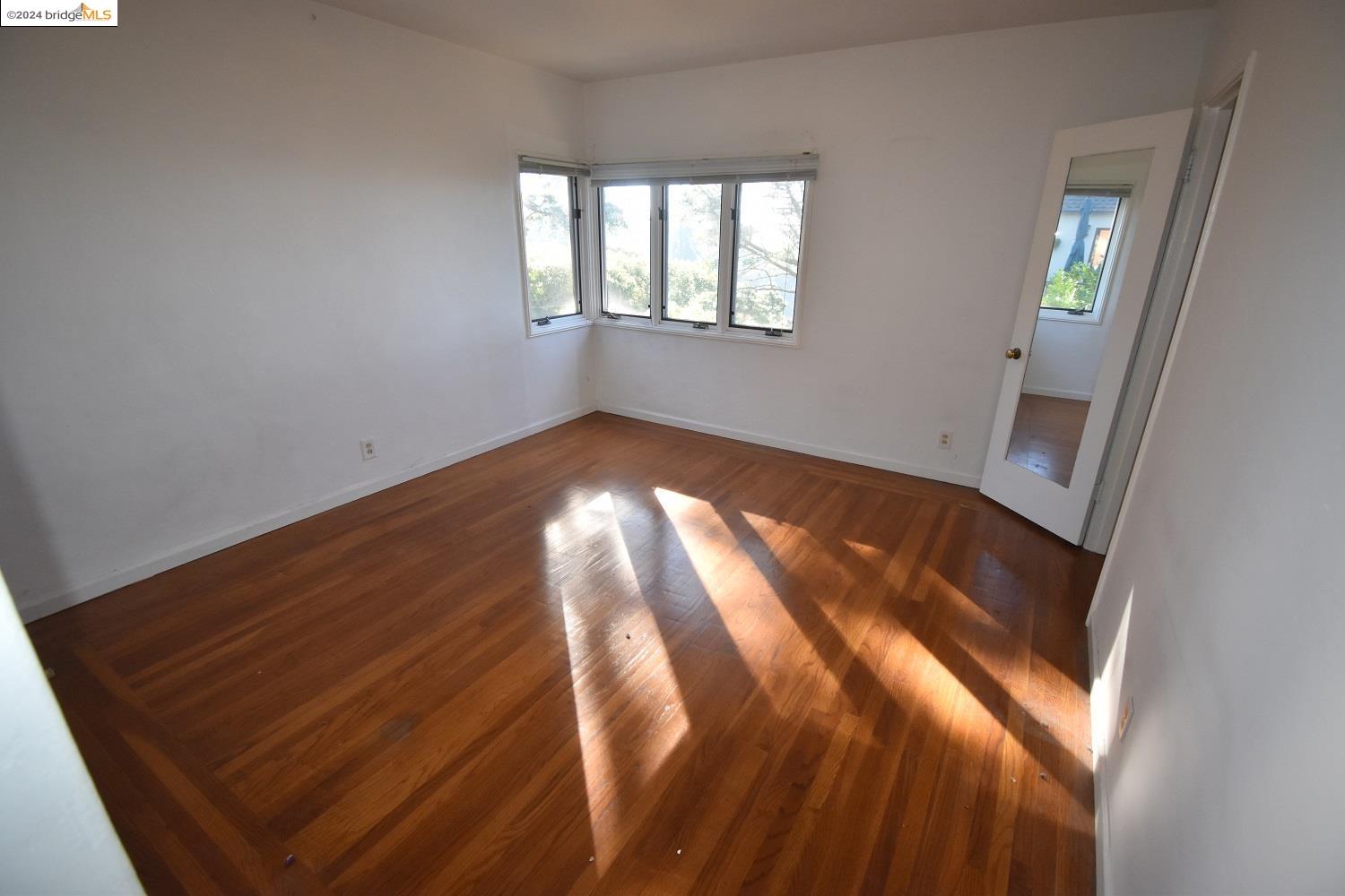 1168 Sterling Ave