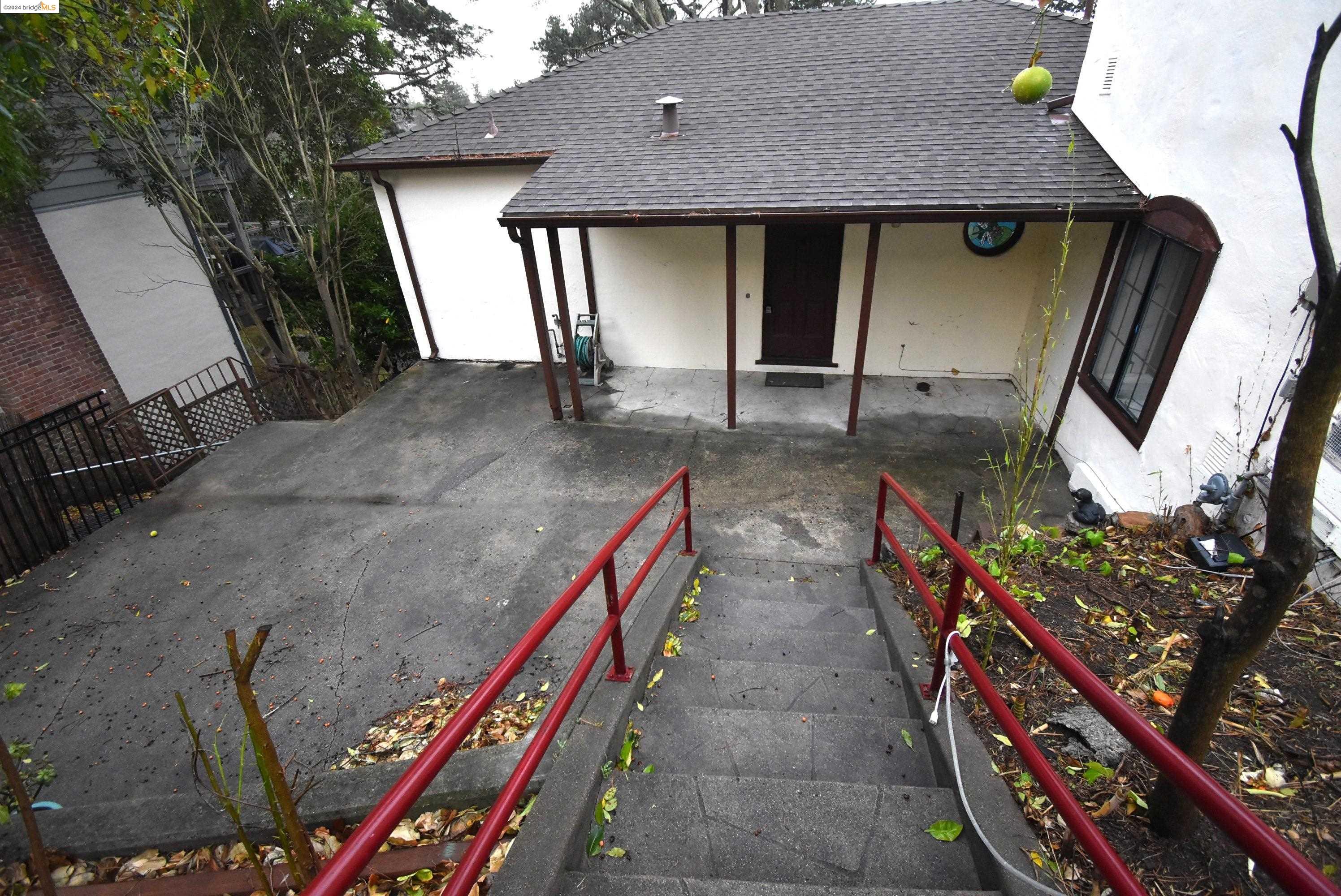 1168 Sterling Ave
