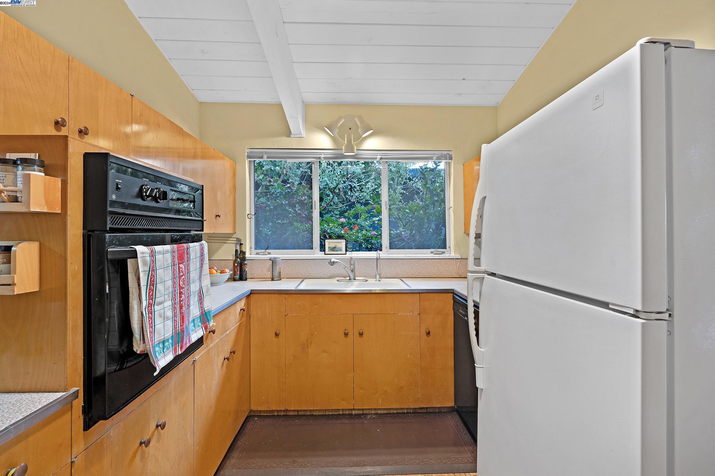 663 Grizzly Peak Blvd