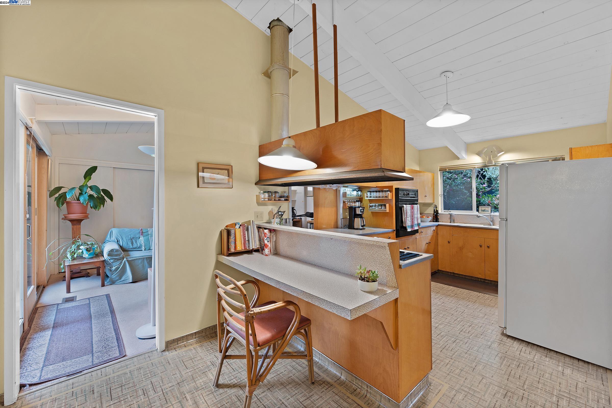 663 Grizzly Peak Blvd