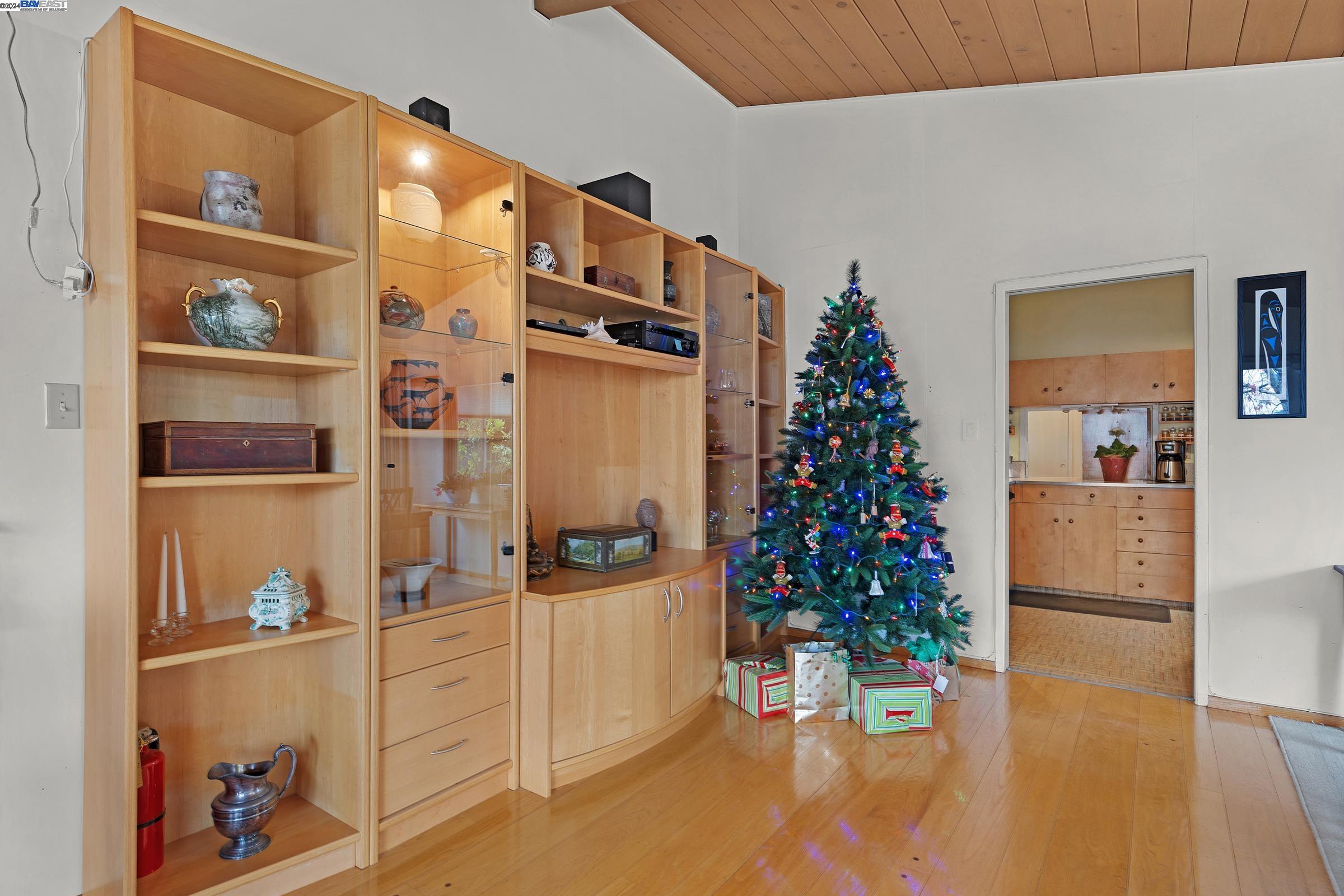 663 Grizzly Peak Blvd