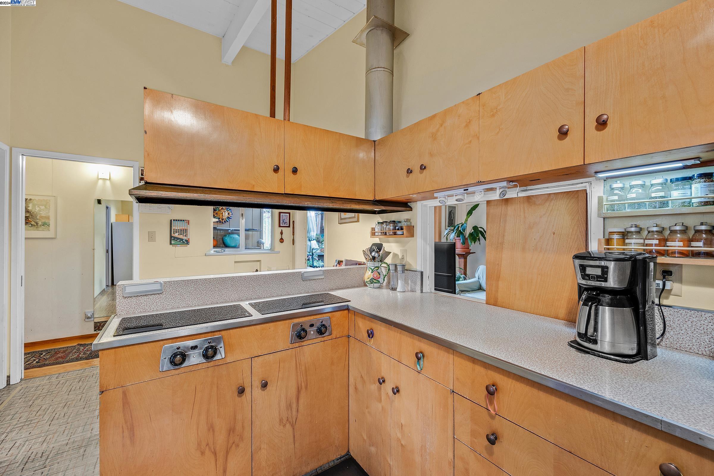 663 Grizzly Peak Blvd