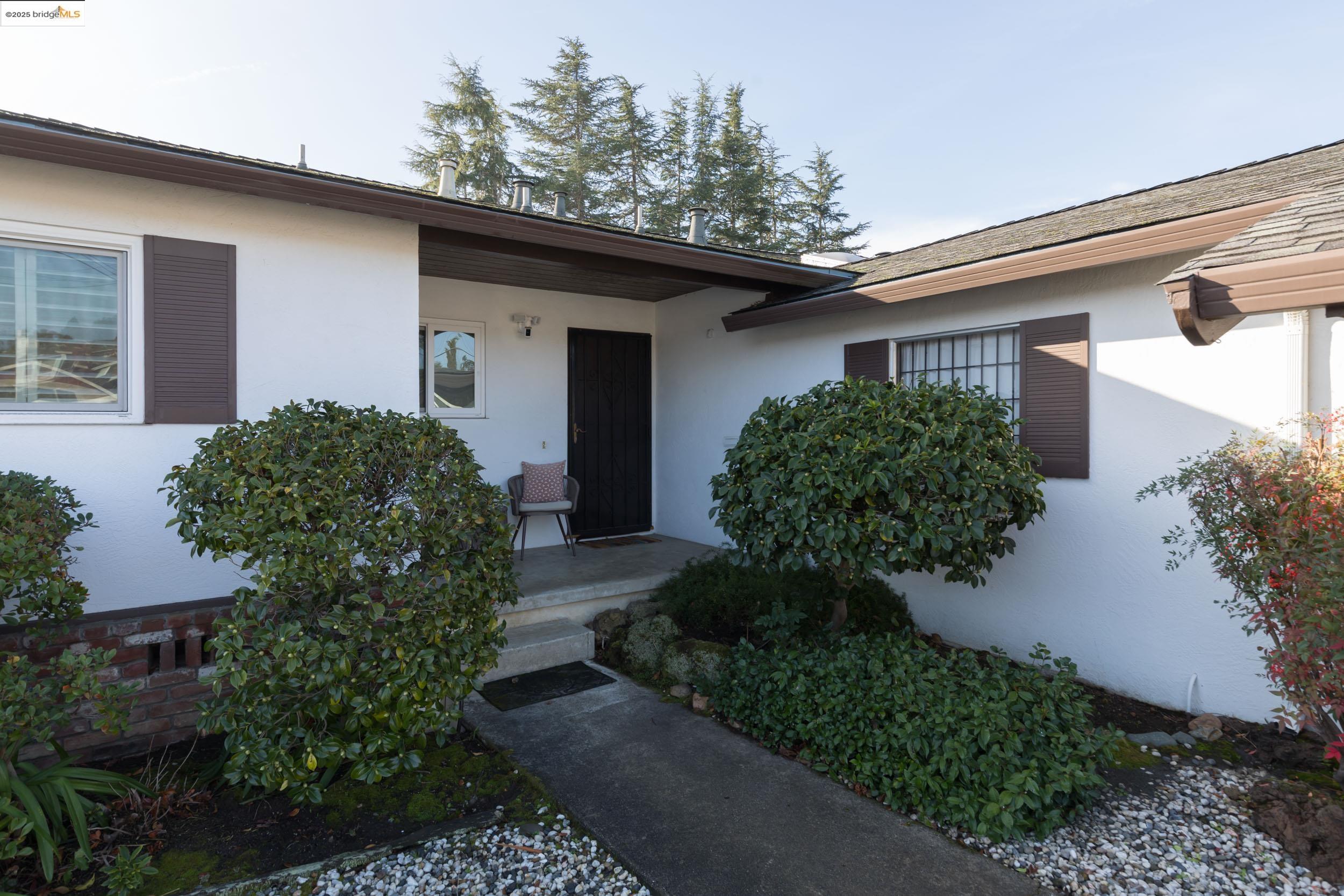 5225 Reedley Way