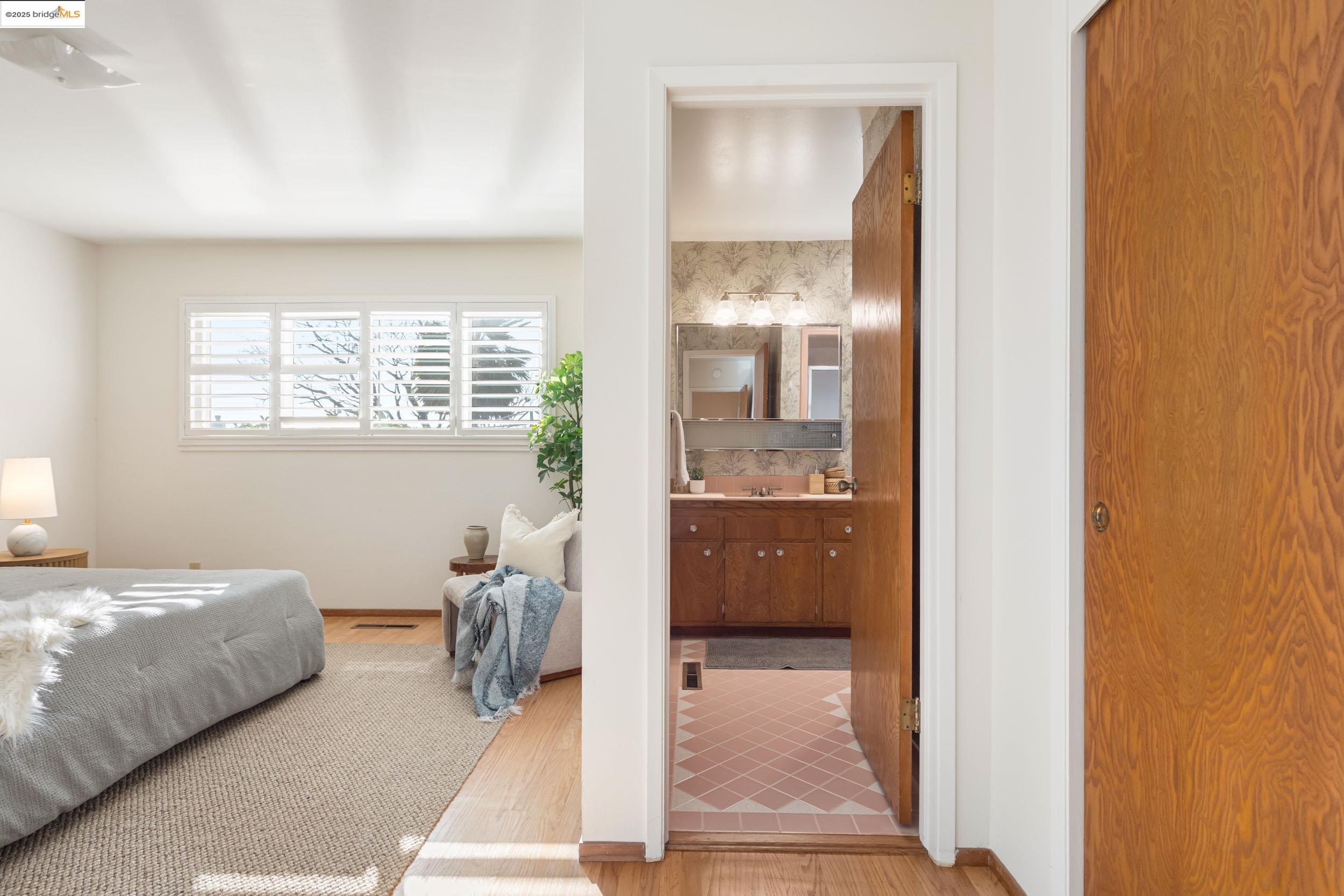 5225 Reedley Way