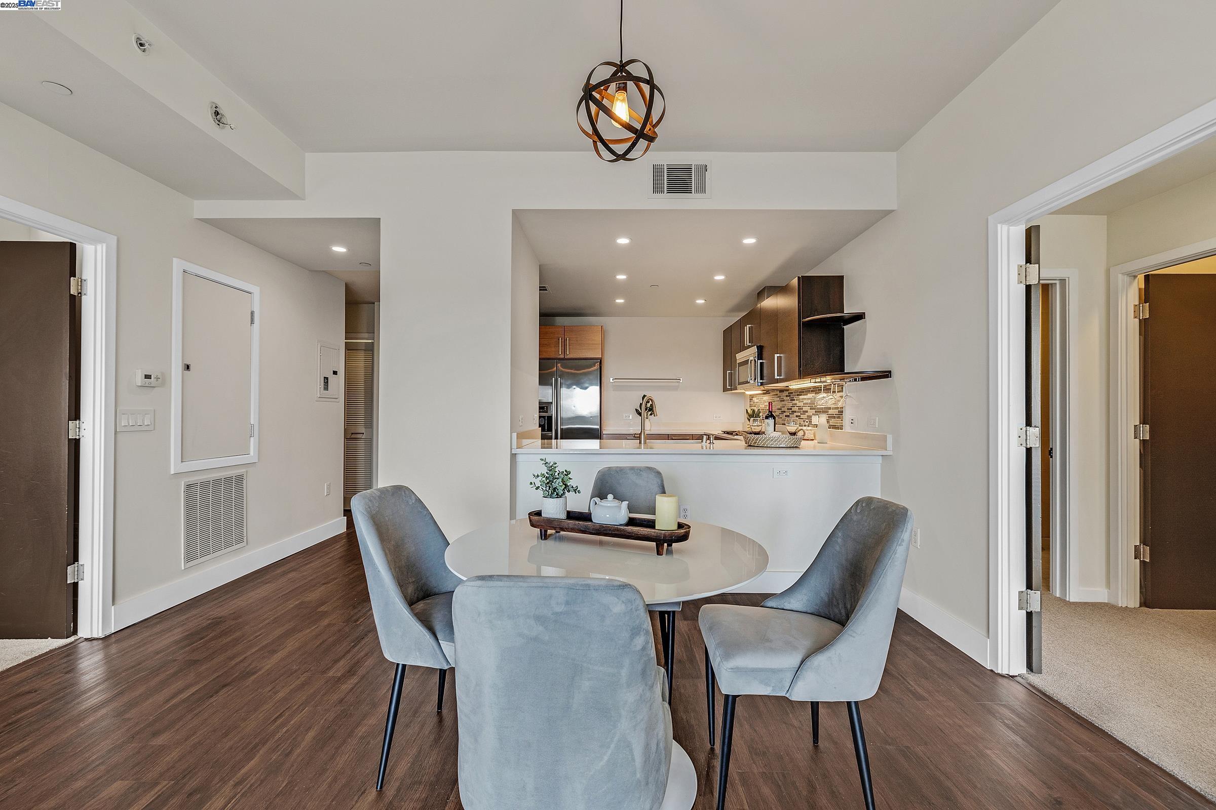 6465 San Pablo Ave # 405