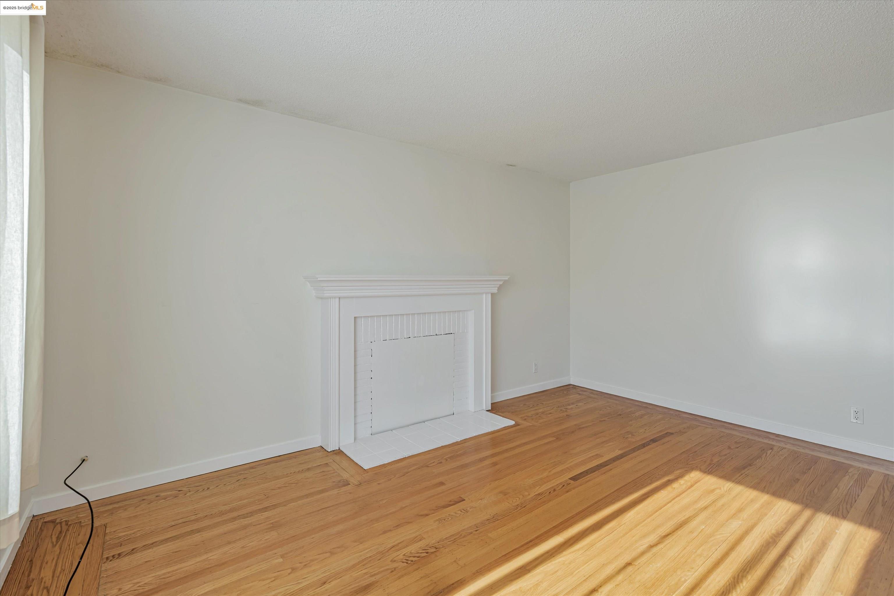 5901 Orchard Ave