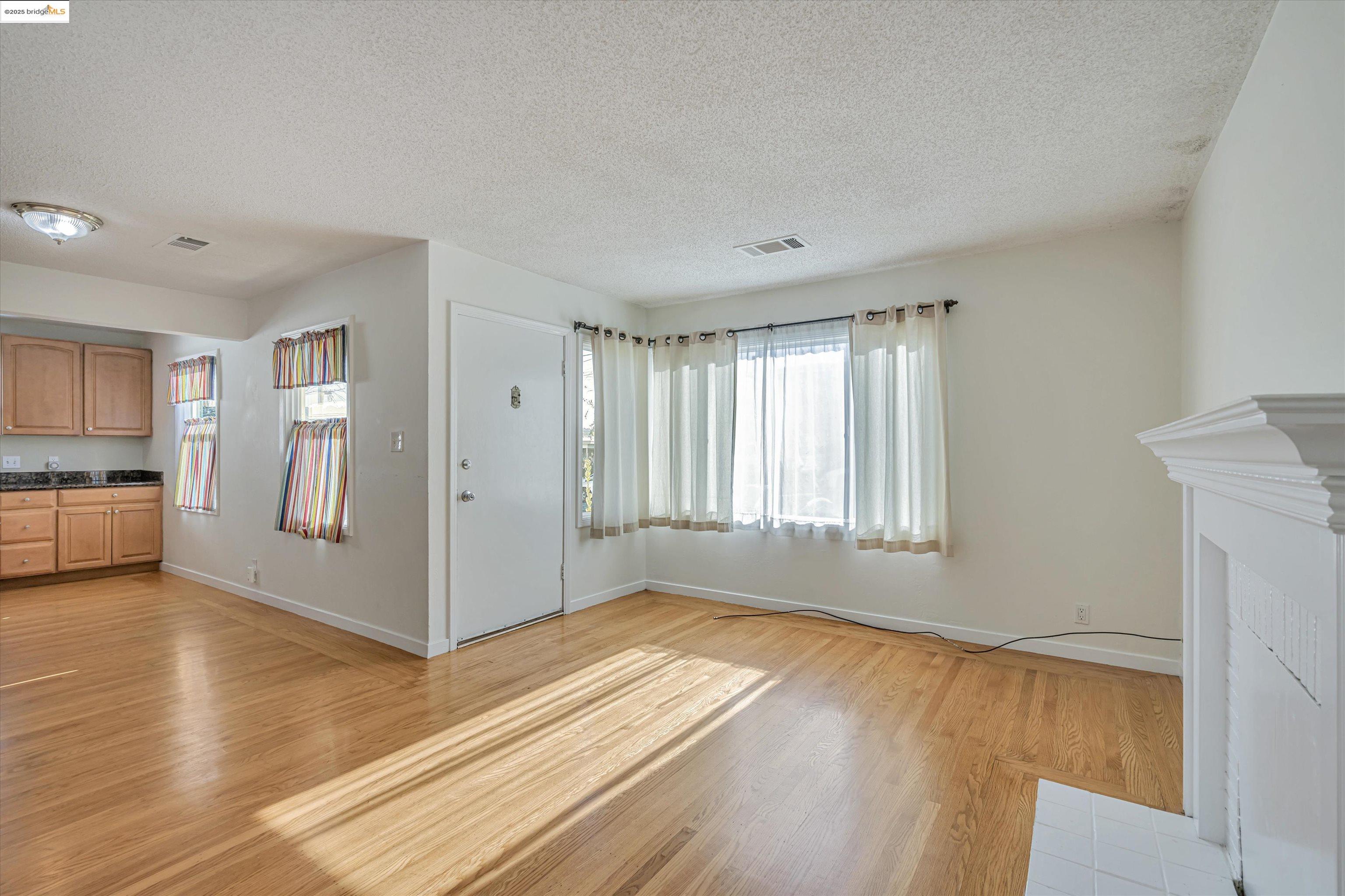 5901 Orchard Ave
