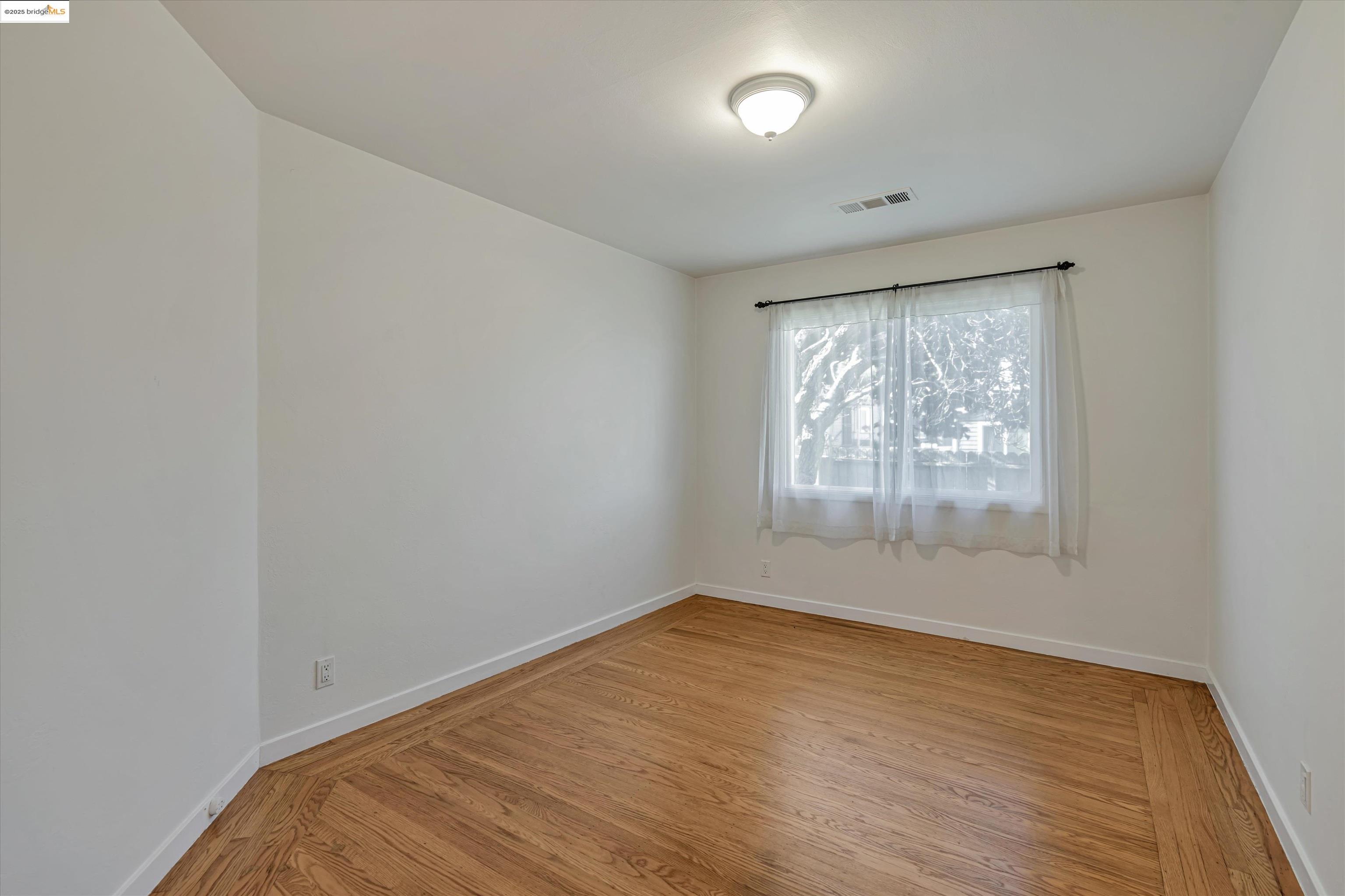 5901 Orchard Ave