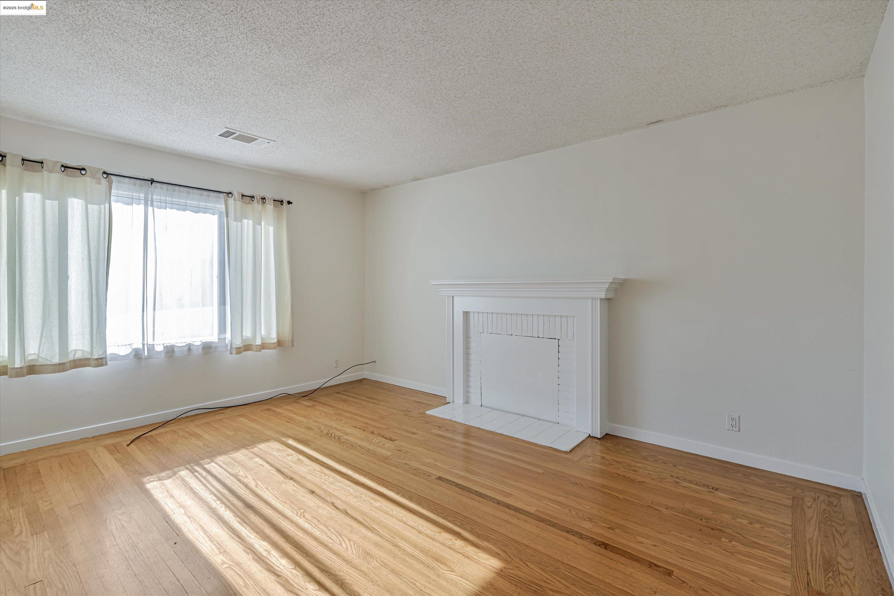 5901 Orchard Ave