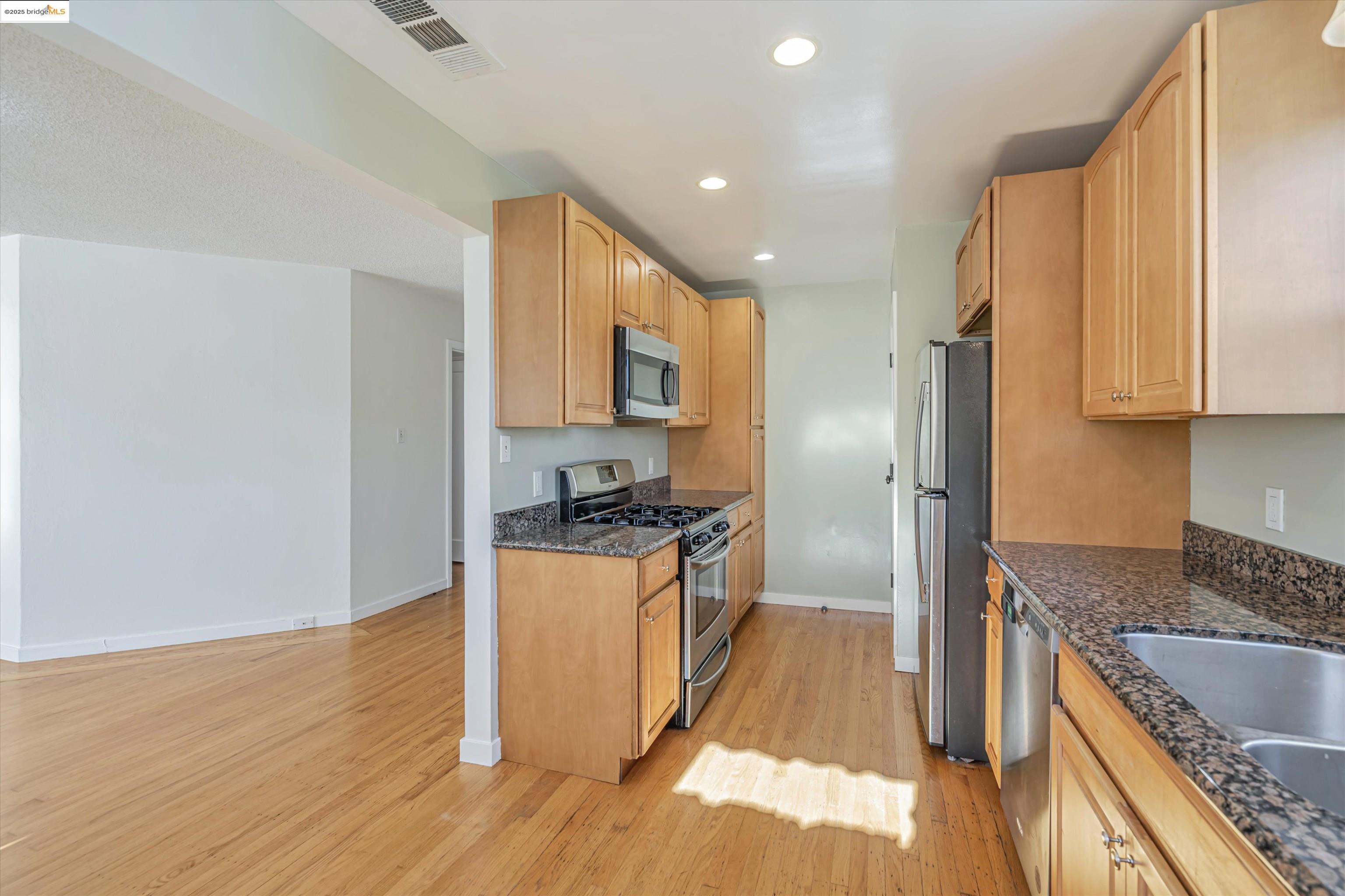 5901 Orchard Ave