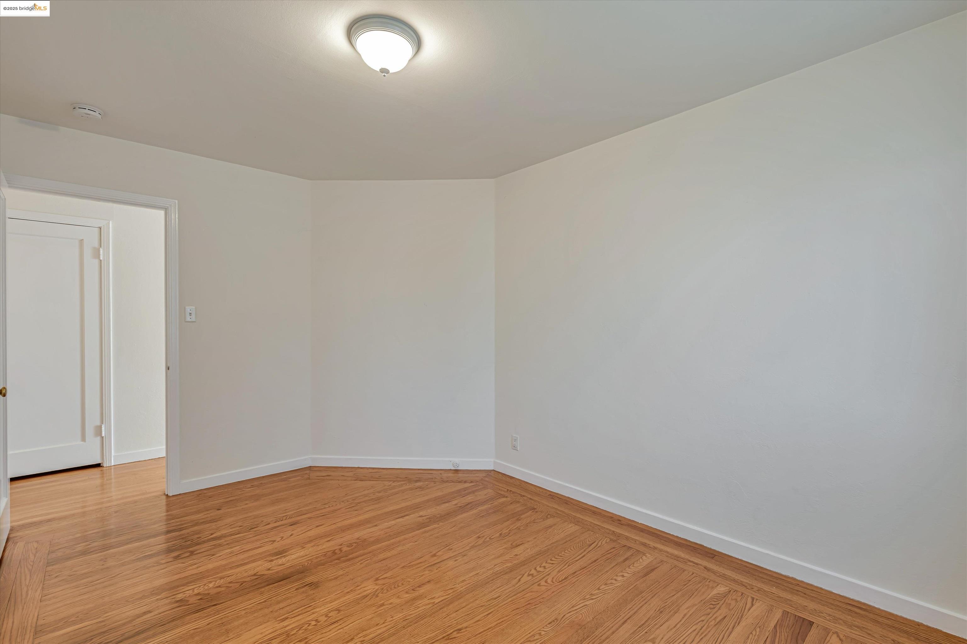 5901 Orchard Ave