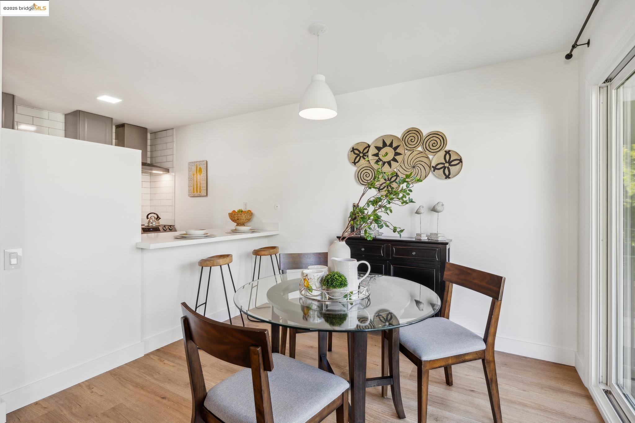 645 Chetwood St # 306