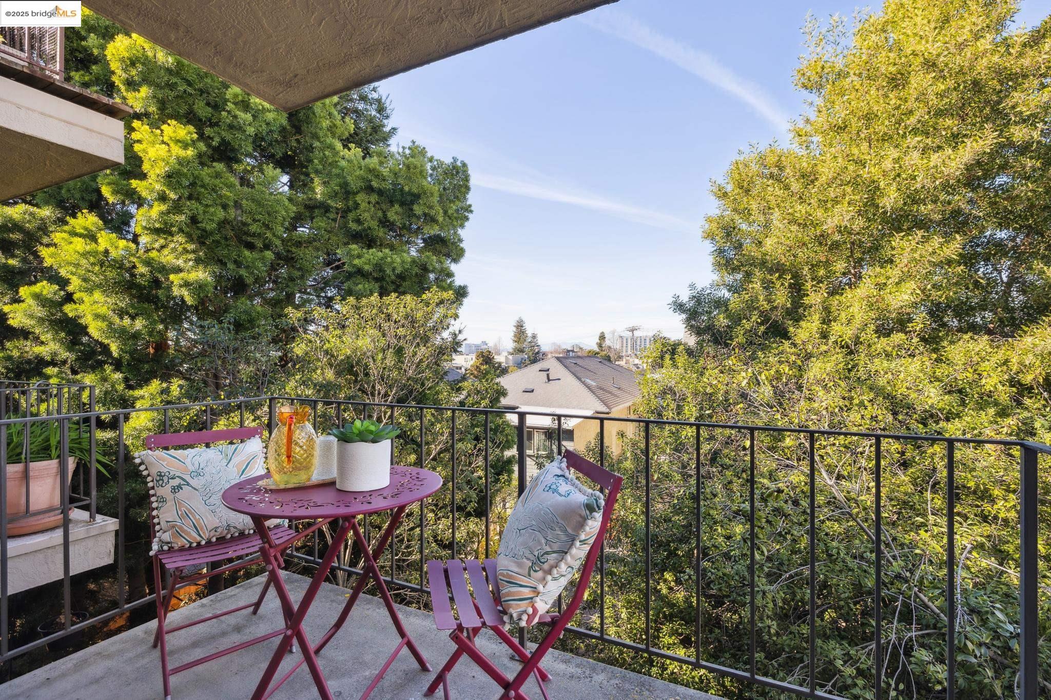 645 Chetwood St # 306