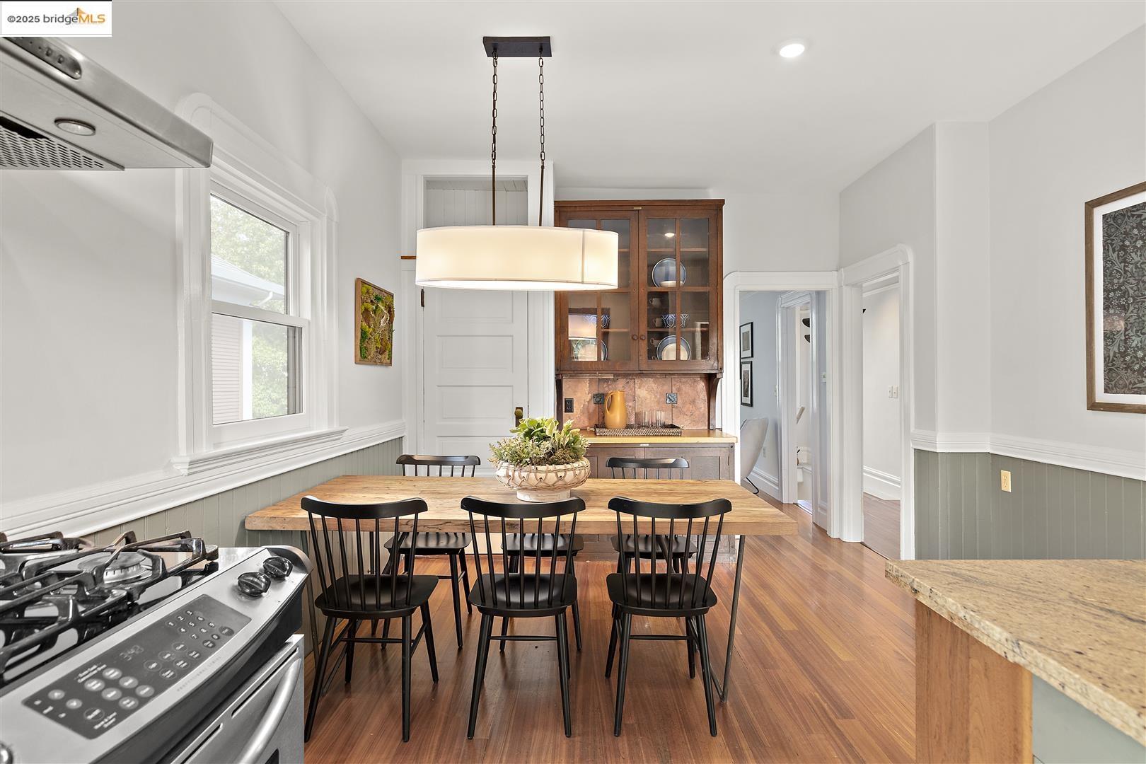 2718 Martin Luther King Jr Way