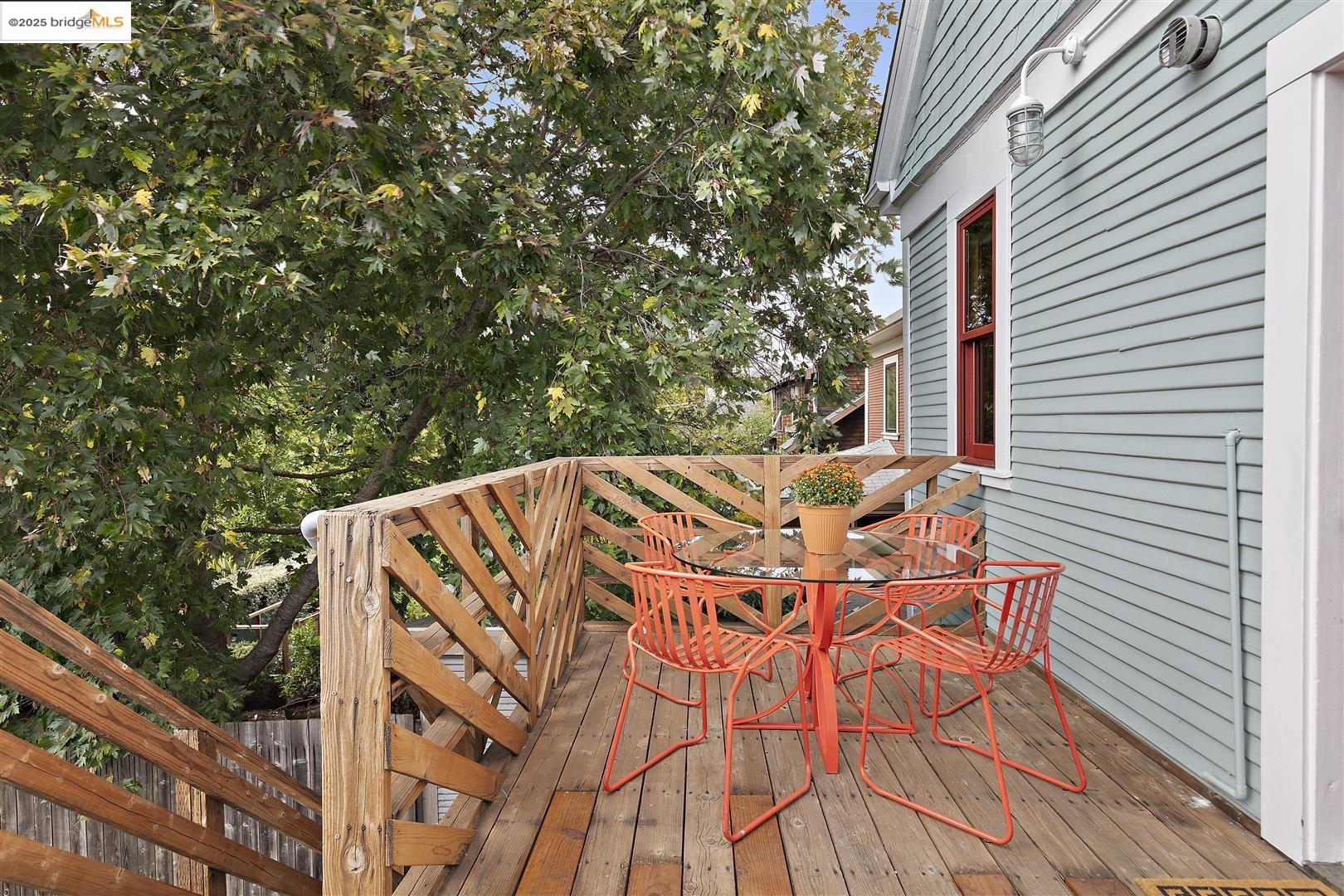 2718 Martin Luther King Jr Way