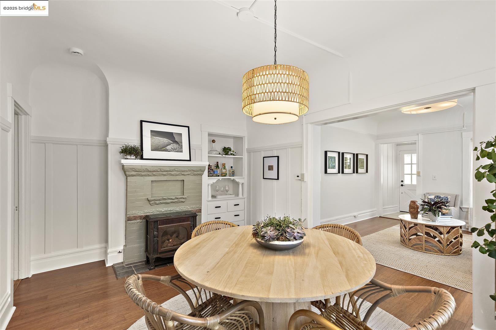 2718 Martin Luther King Jr Way