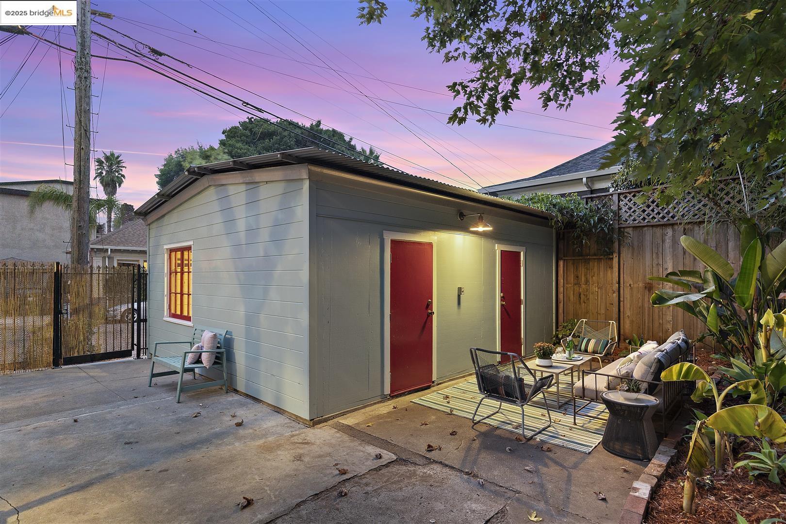 2718 Martin Luther King Jr Way