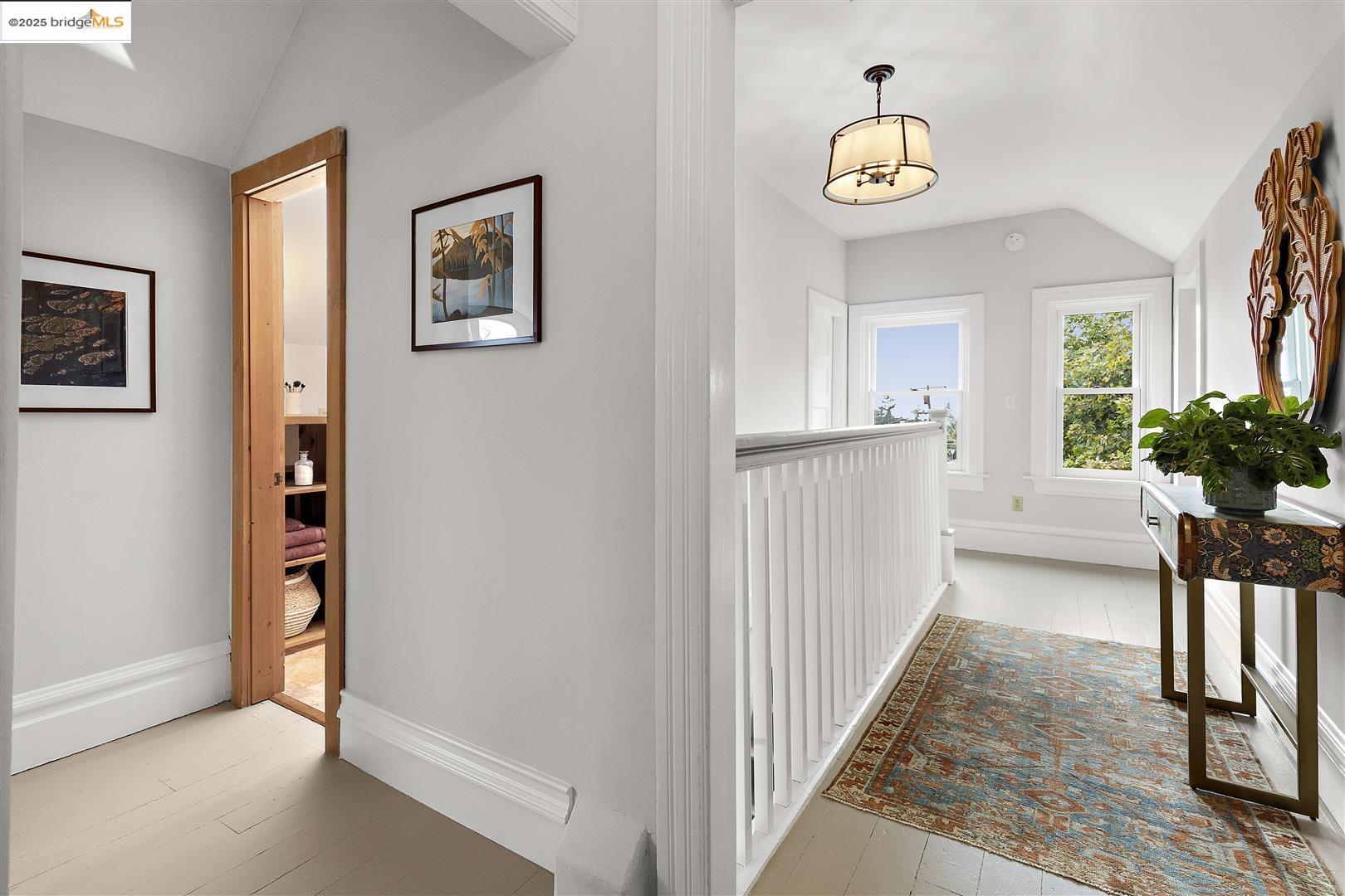 2718 Martin Luther King Jr Way