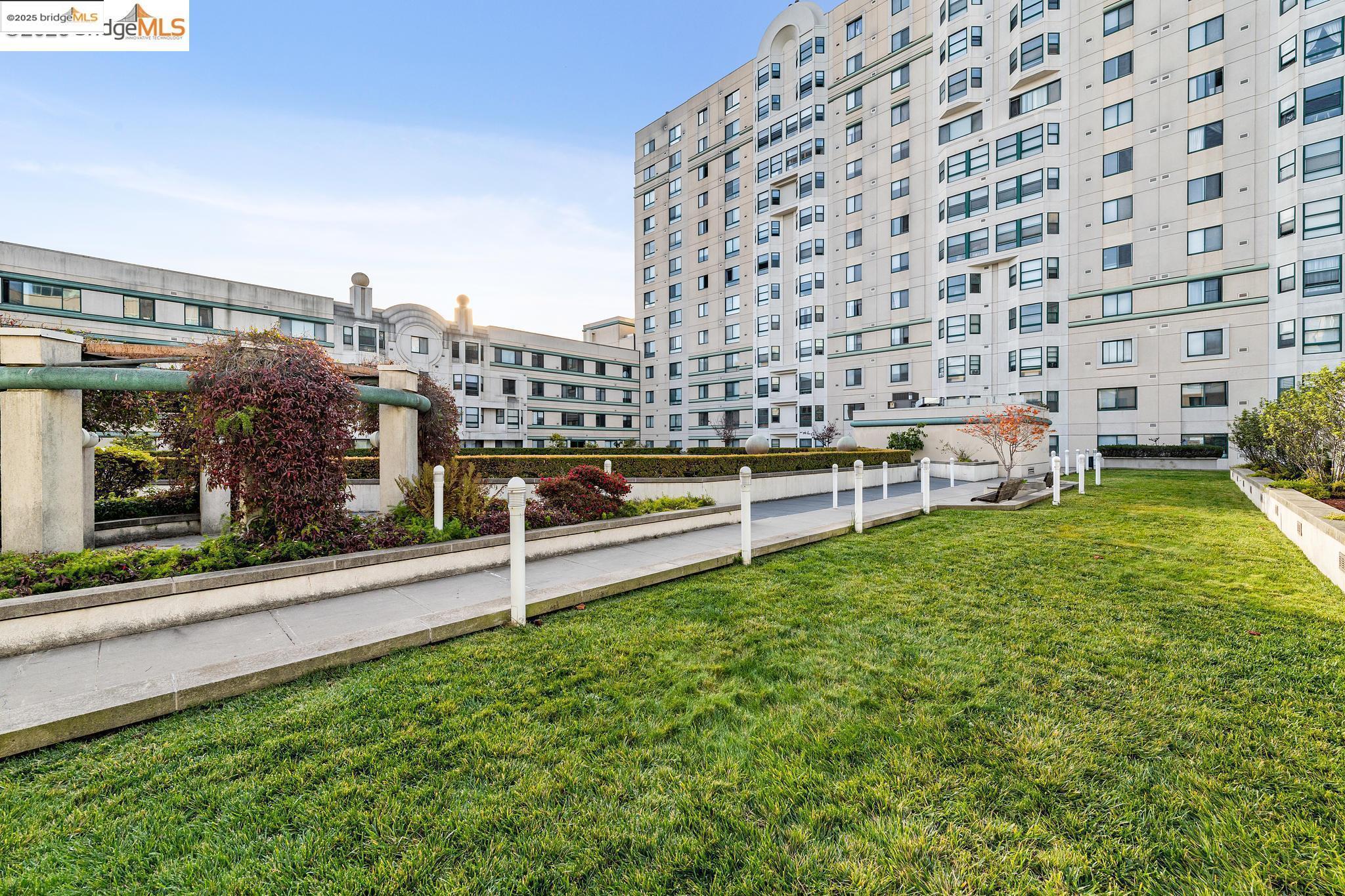 988 Franklin Street # 1207