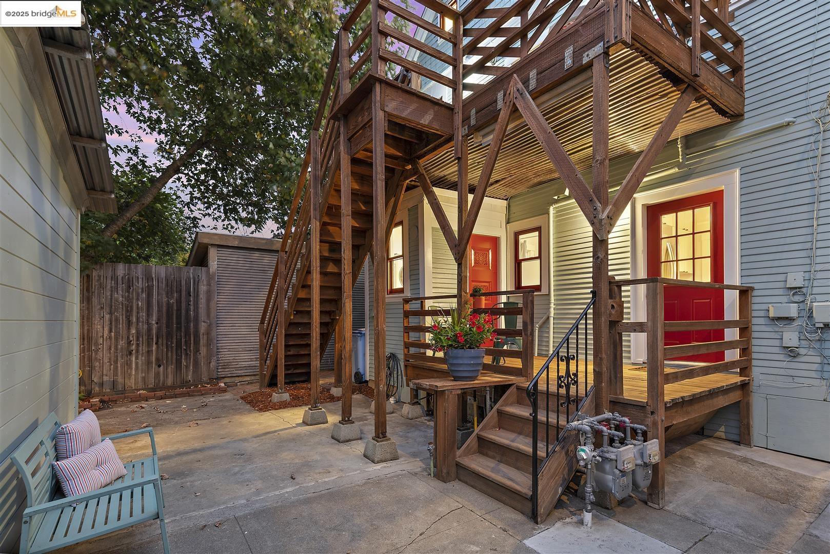 2718 Martin Luther King Jr Way