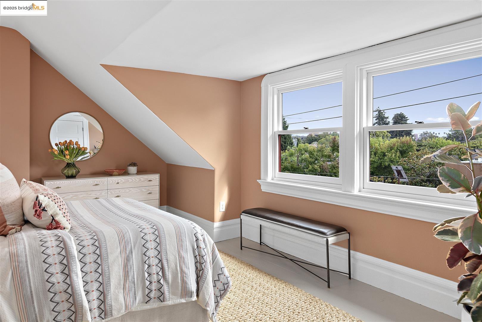 2718 Martin Luther King Jr Way