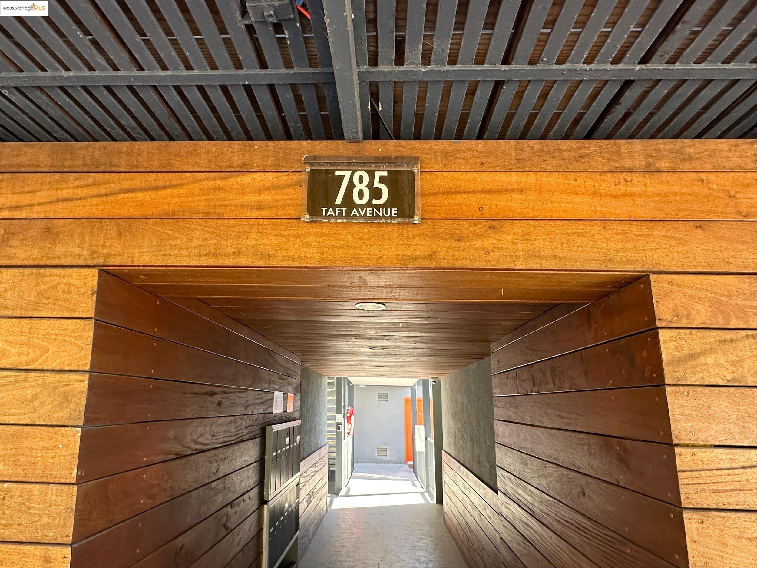 785 Taft Ave # 4