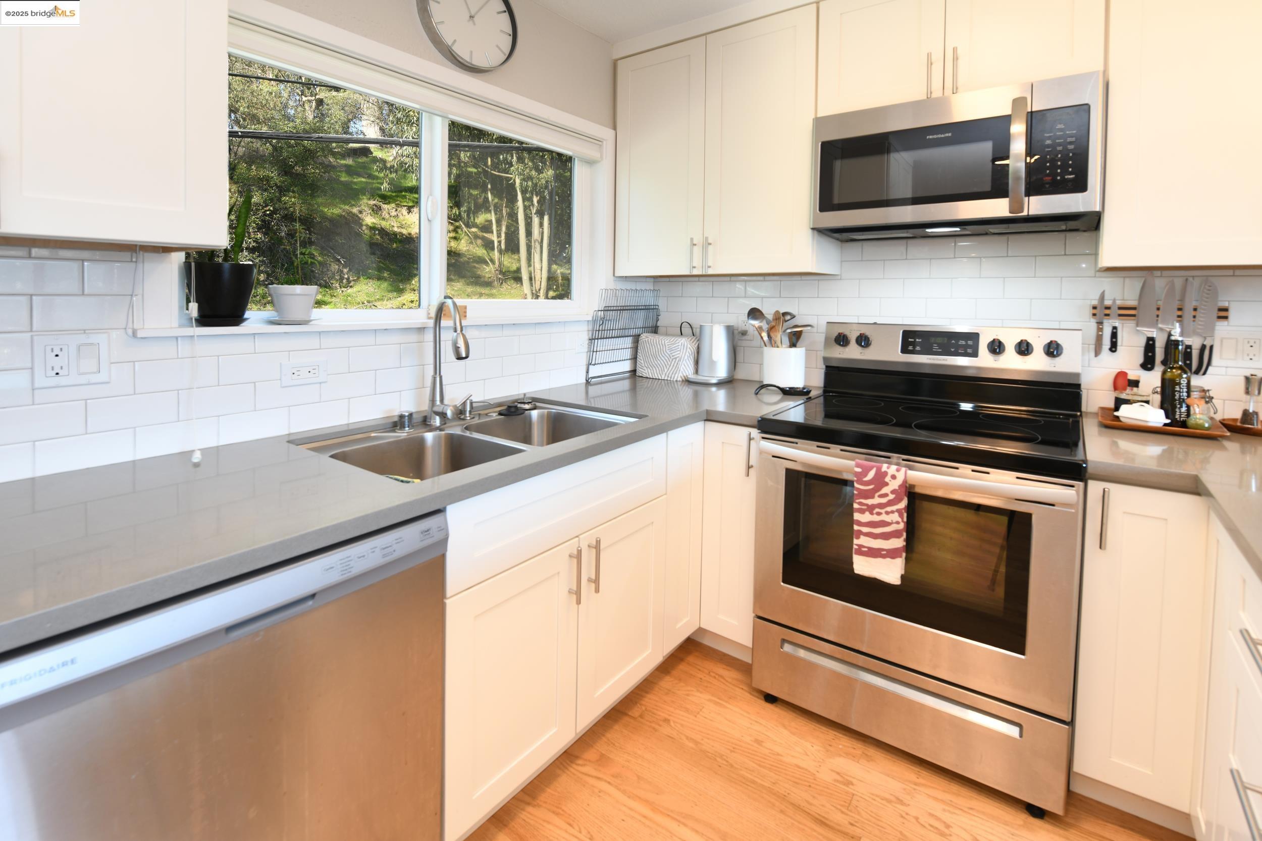 785 Taft Ave # 4