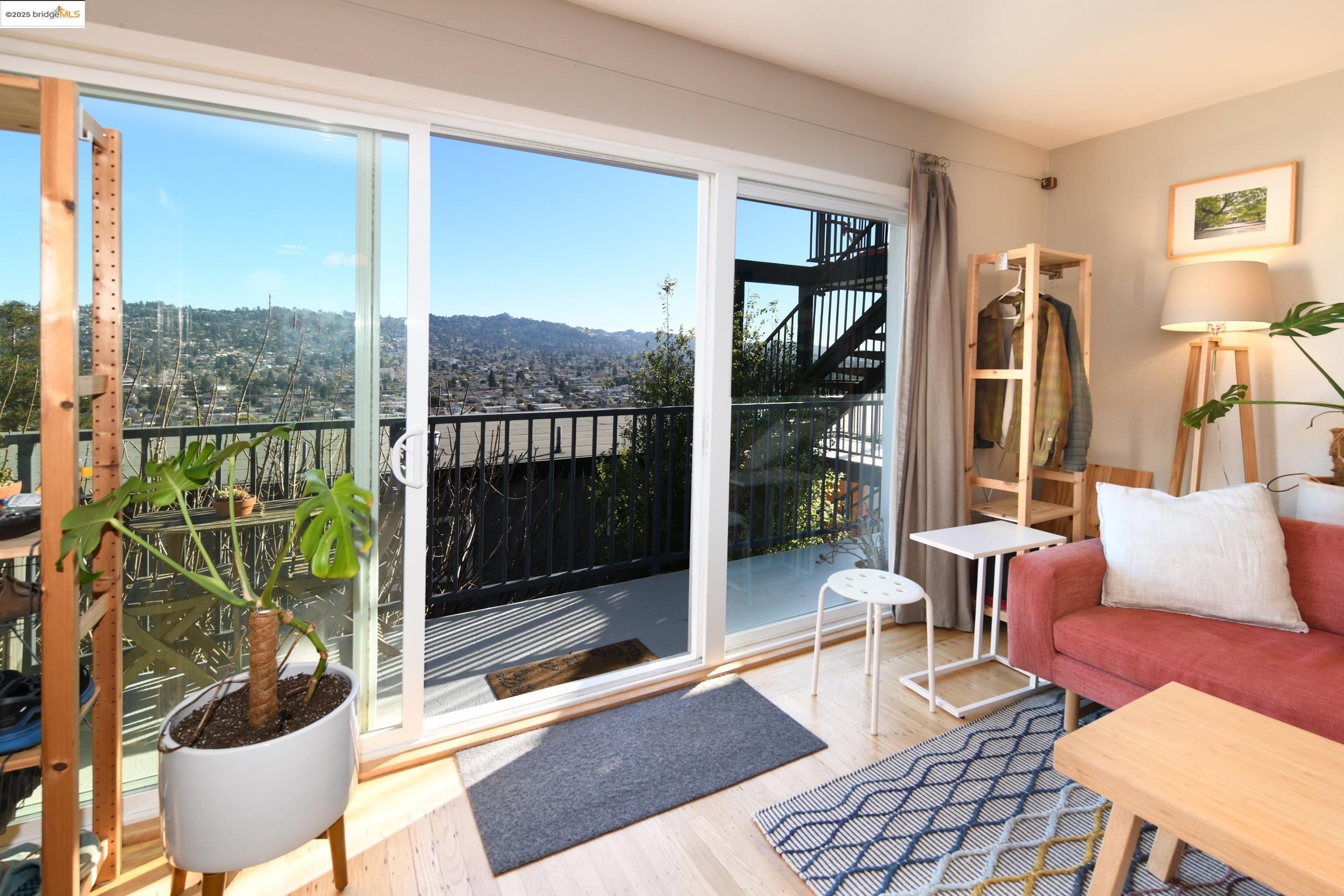 785 Taft Ave # 4