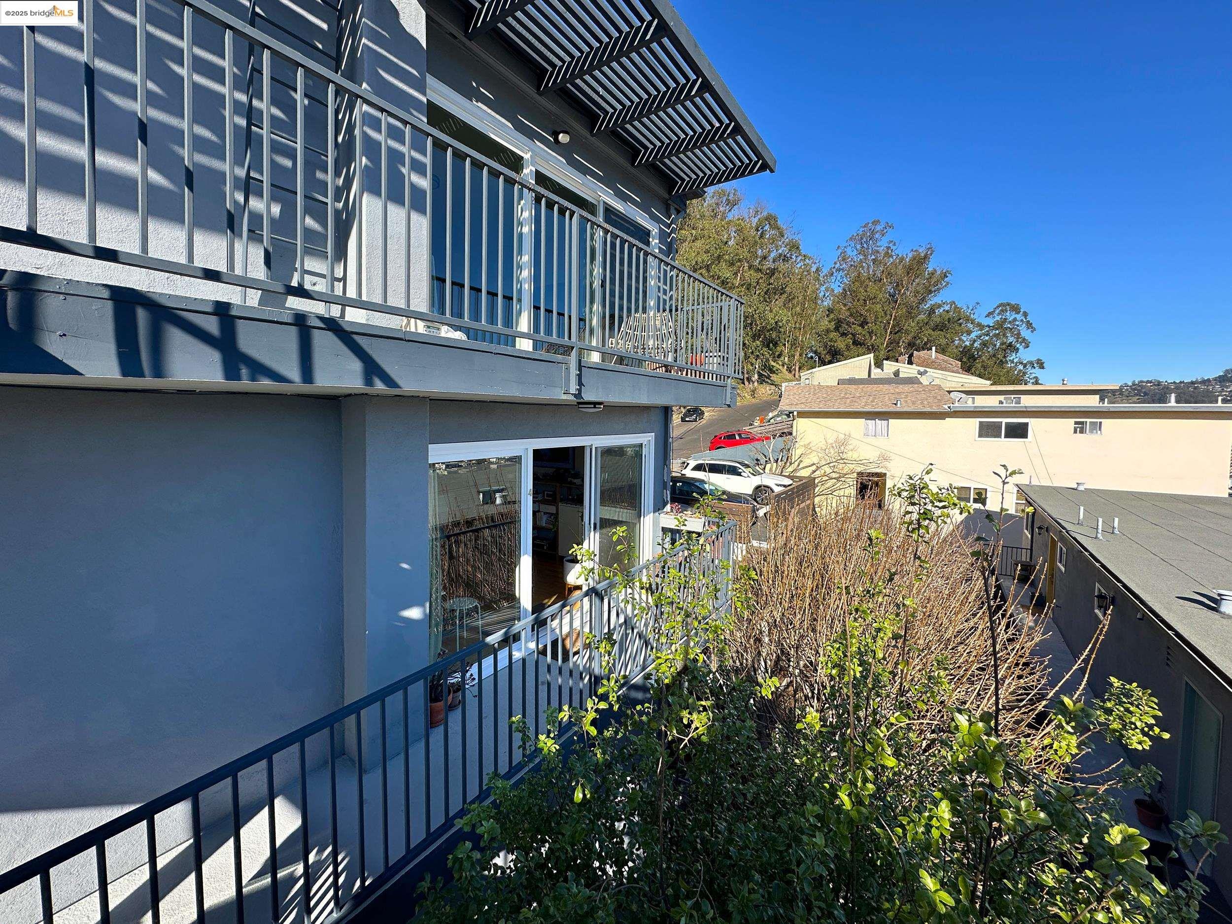 785 Taft Ave # 4