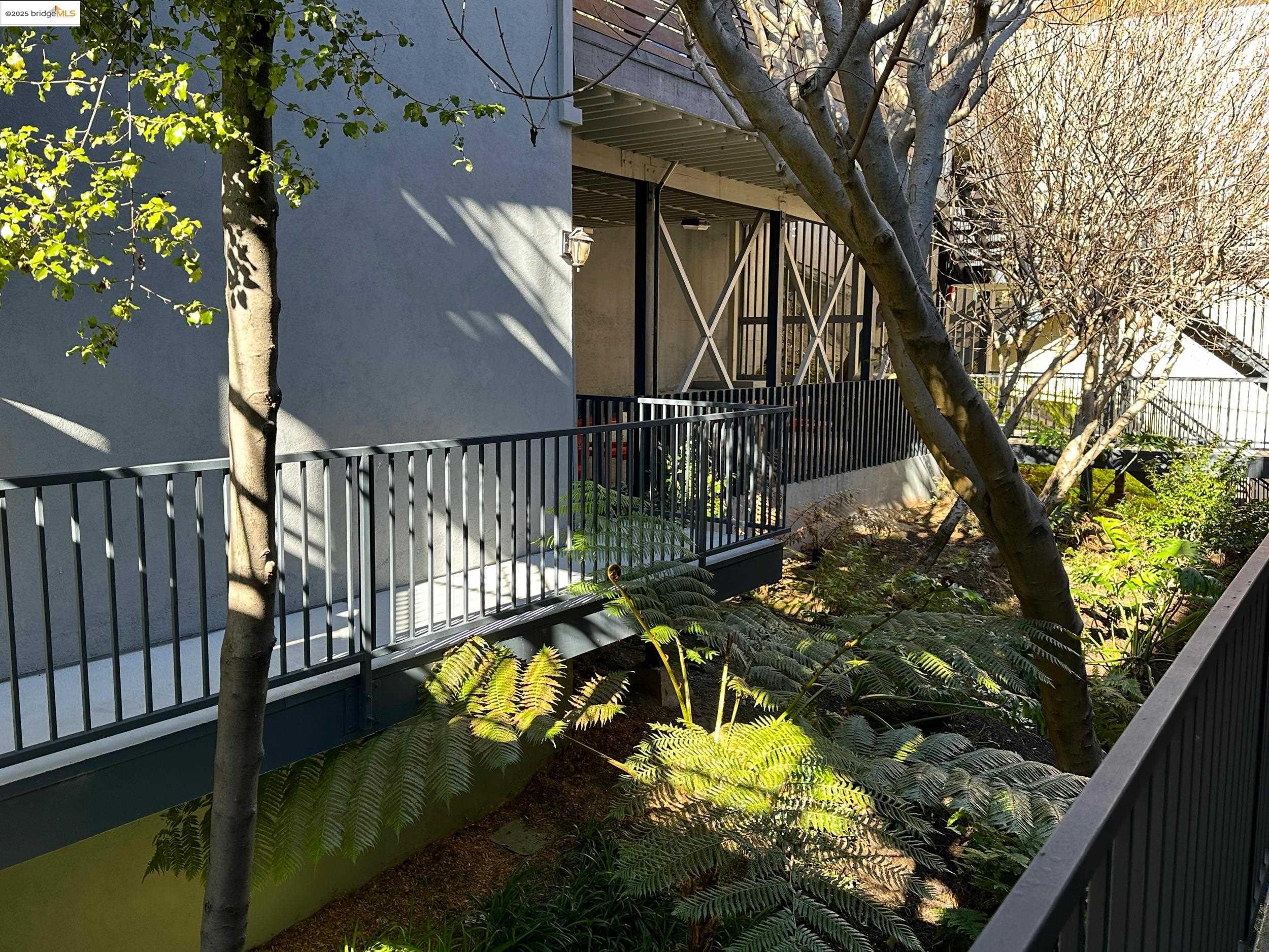 785 Taft Ave # 4