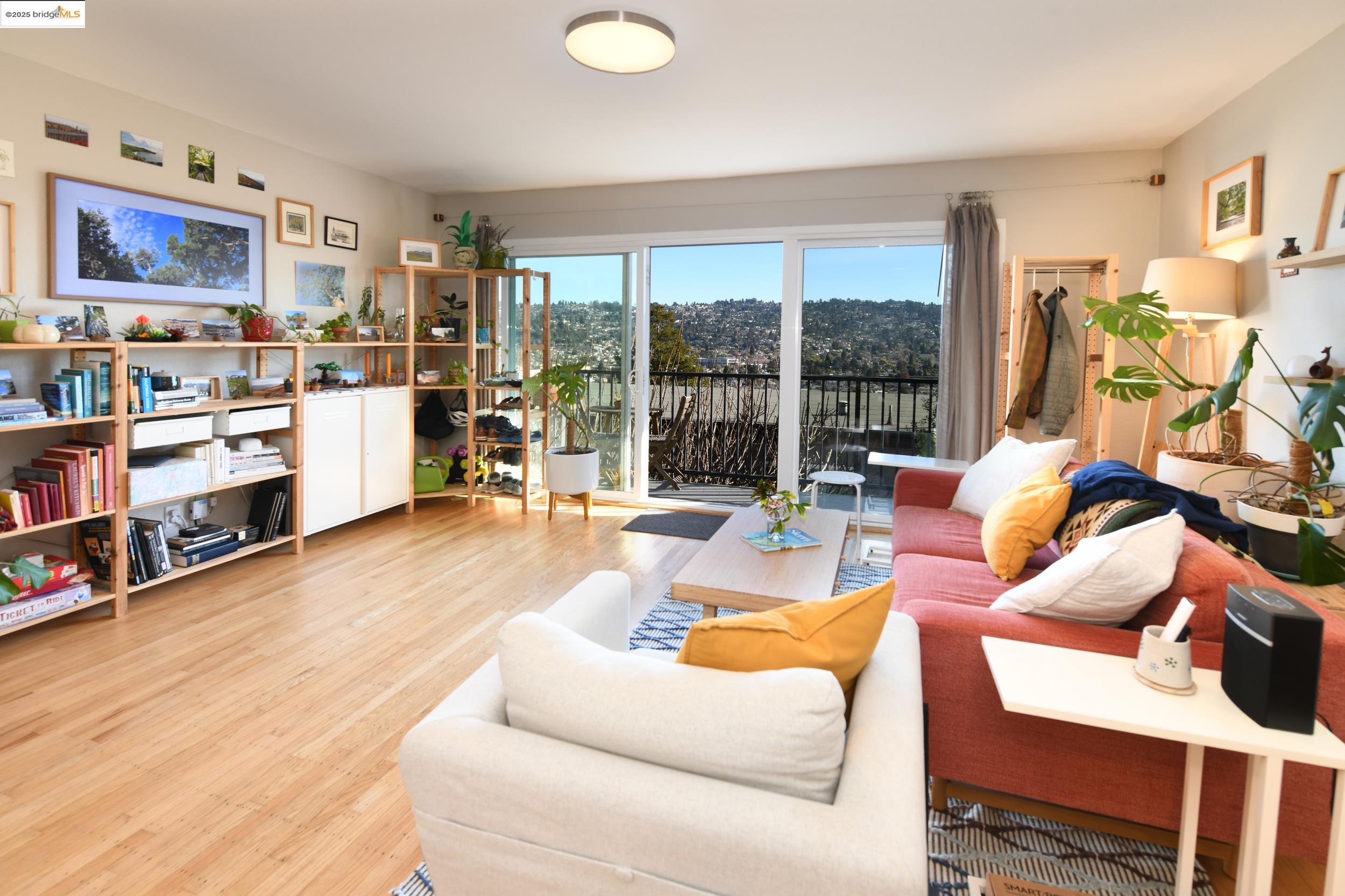 785 Taft Ave # 4