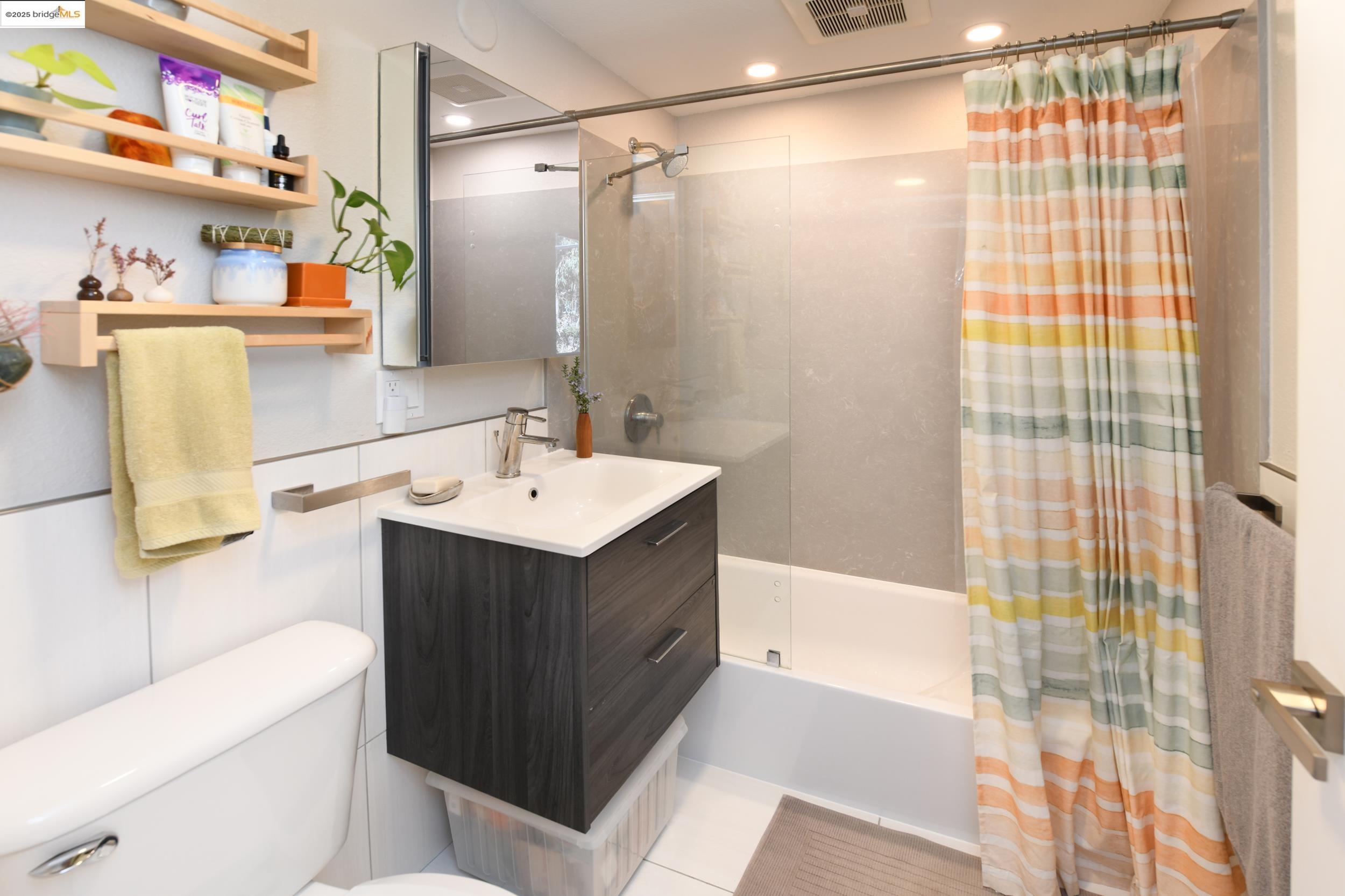 785 Taft Ave # 4