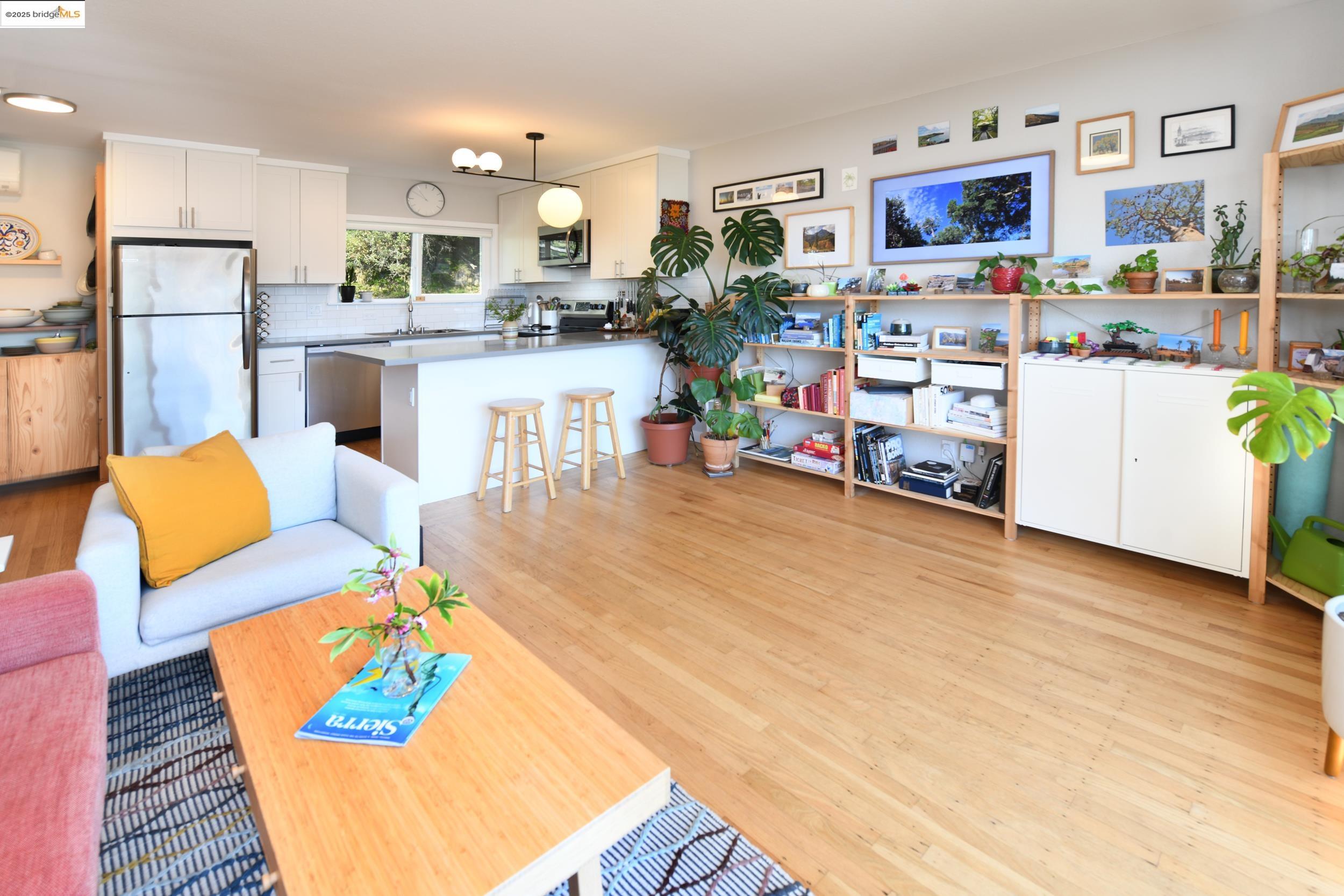 785 Taft Ave # 4