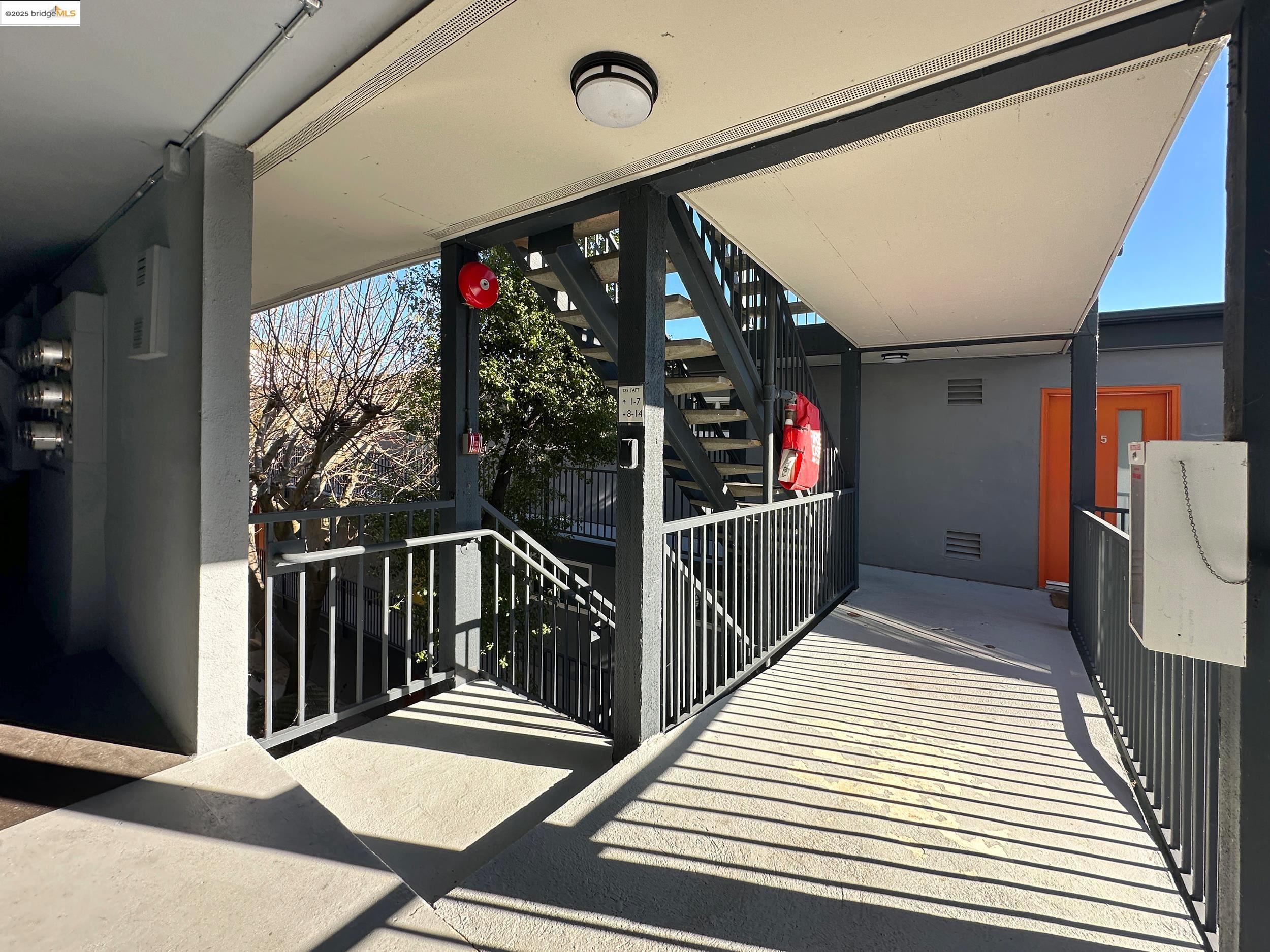 785 Taft Ave # 4