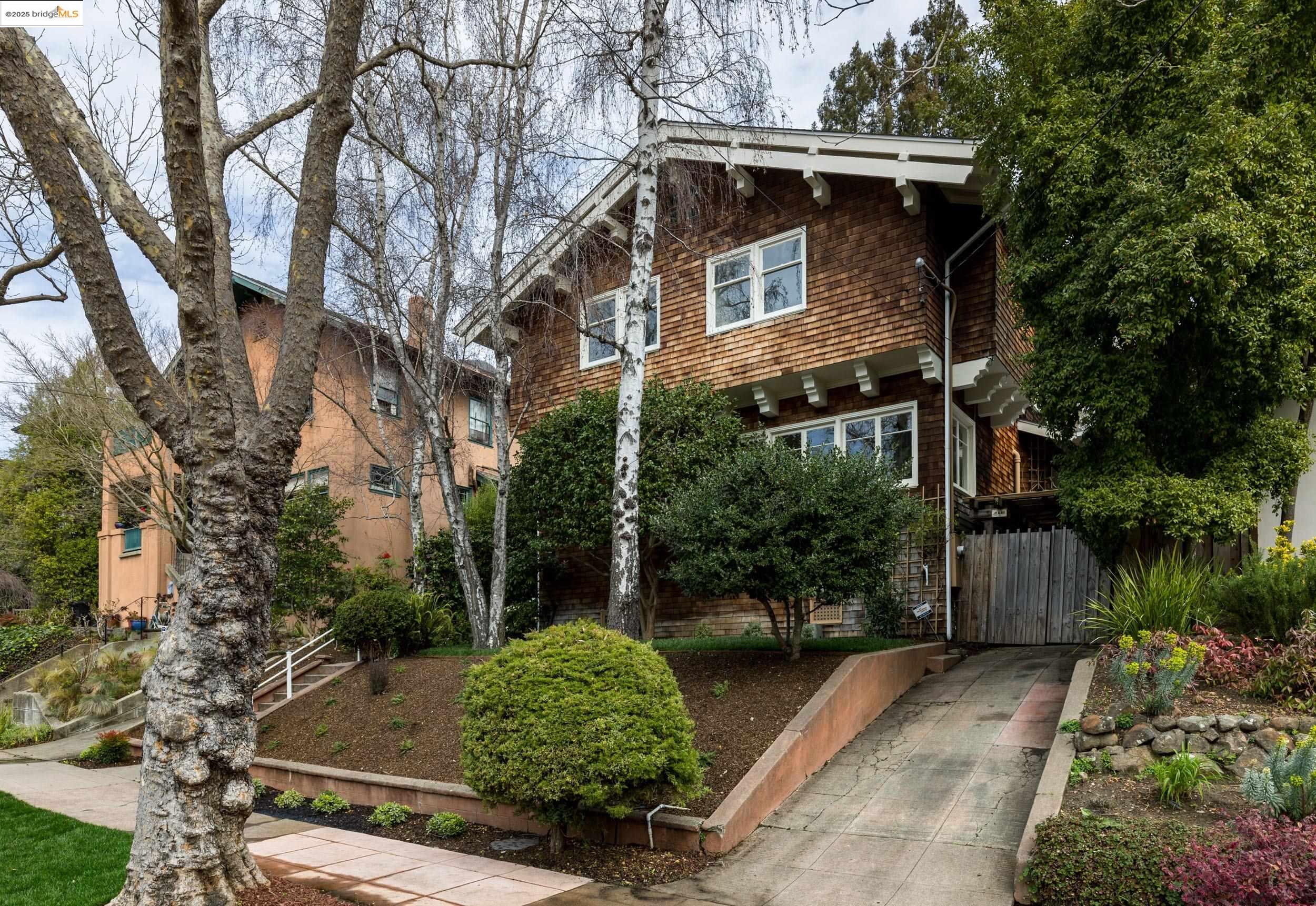 24 Bonita Ave