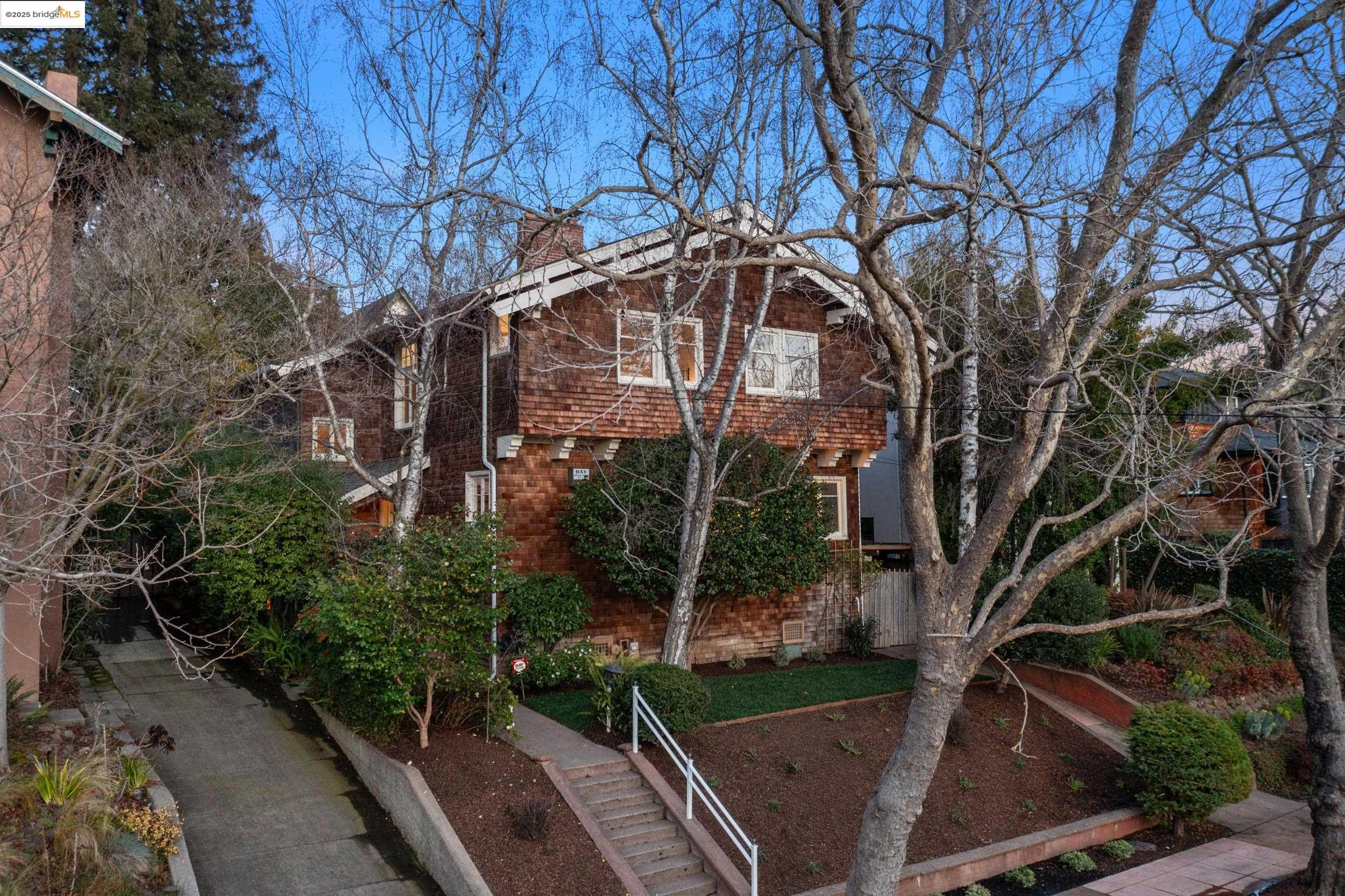 24 Bonita Ave