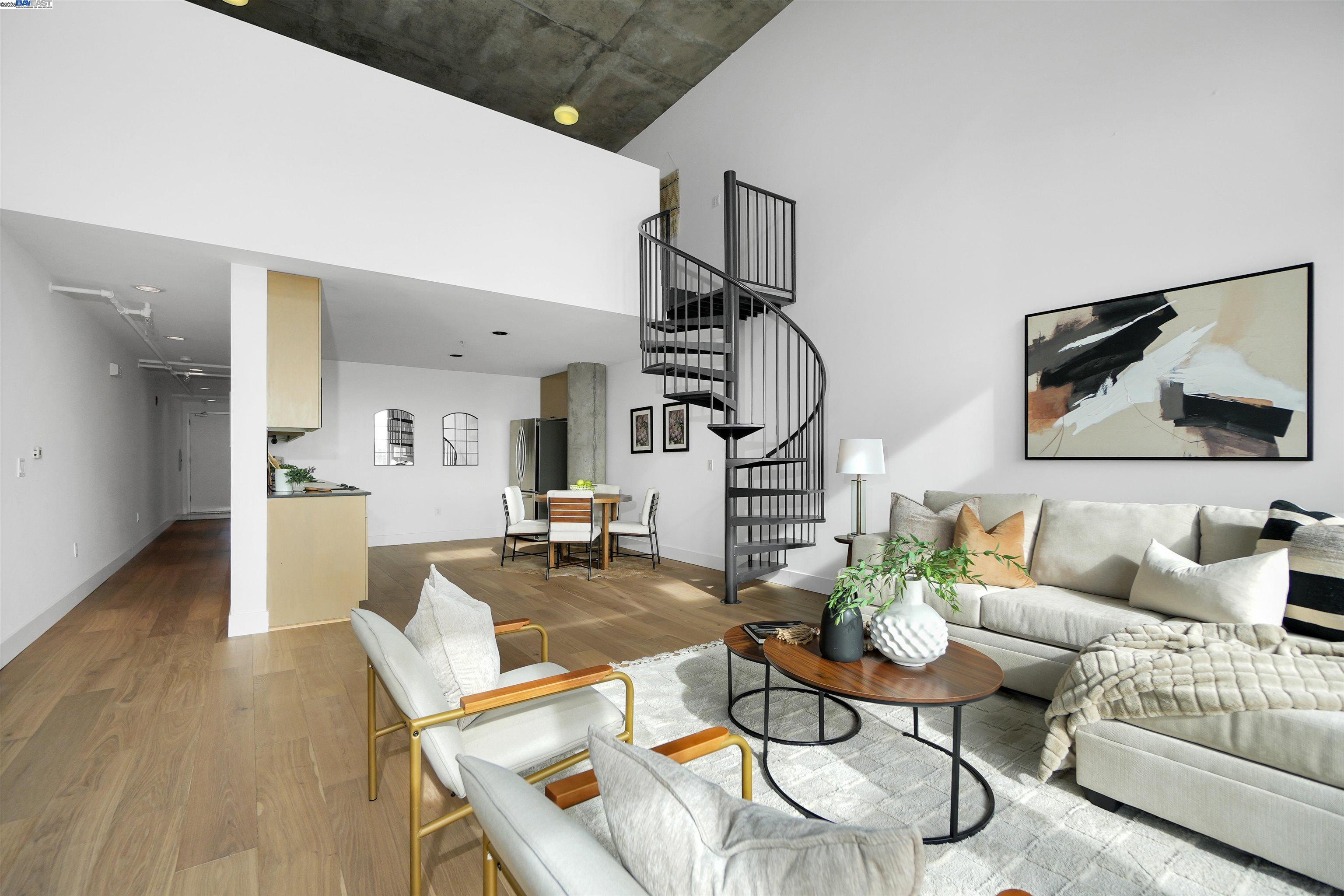 311 Oak St Unit: PH25