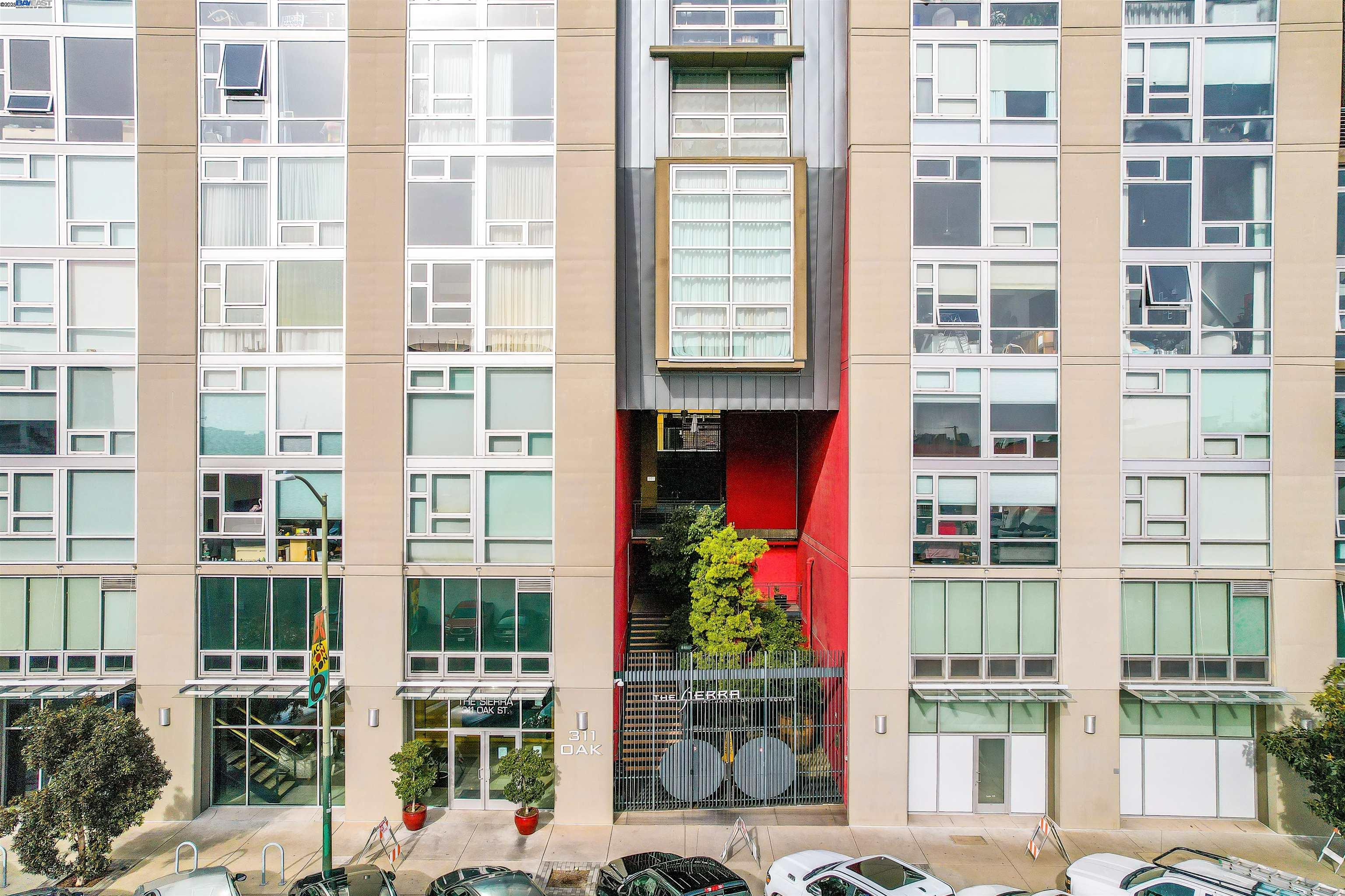 311 Oak St Unit: PH25