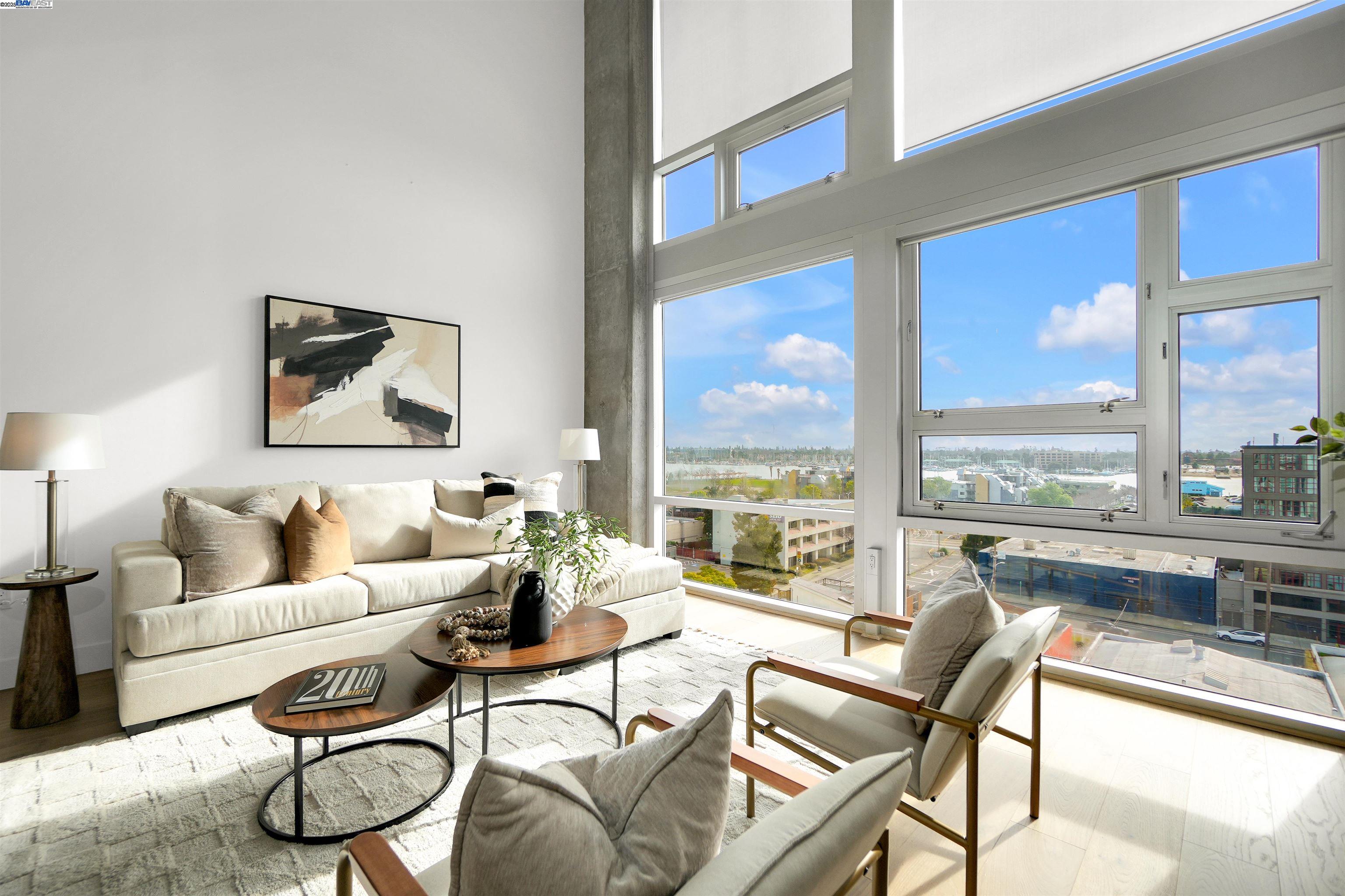 311 Oak St Unit: PH25