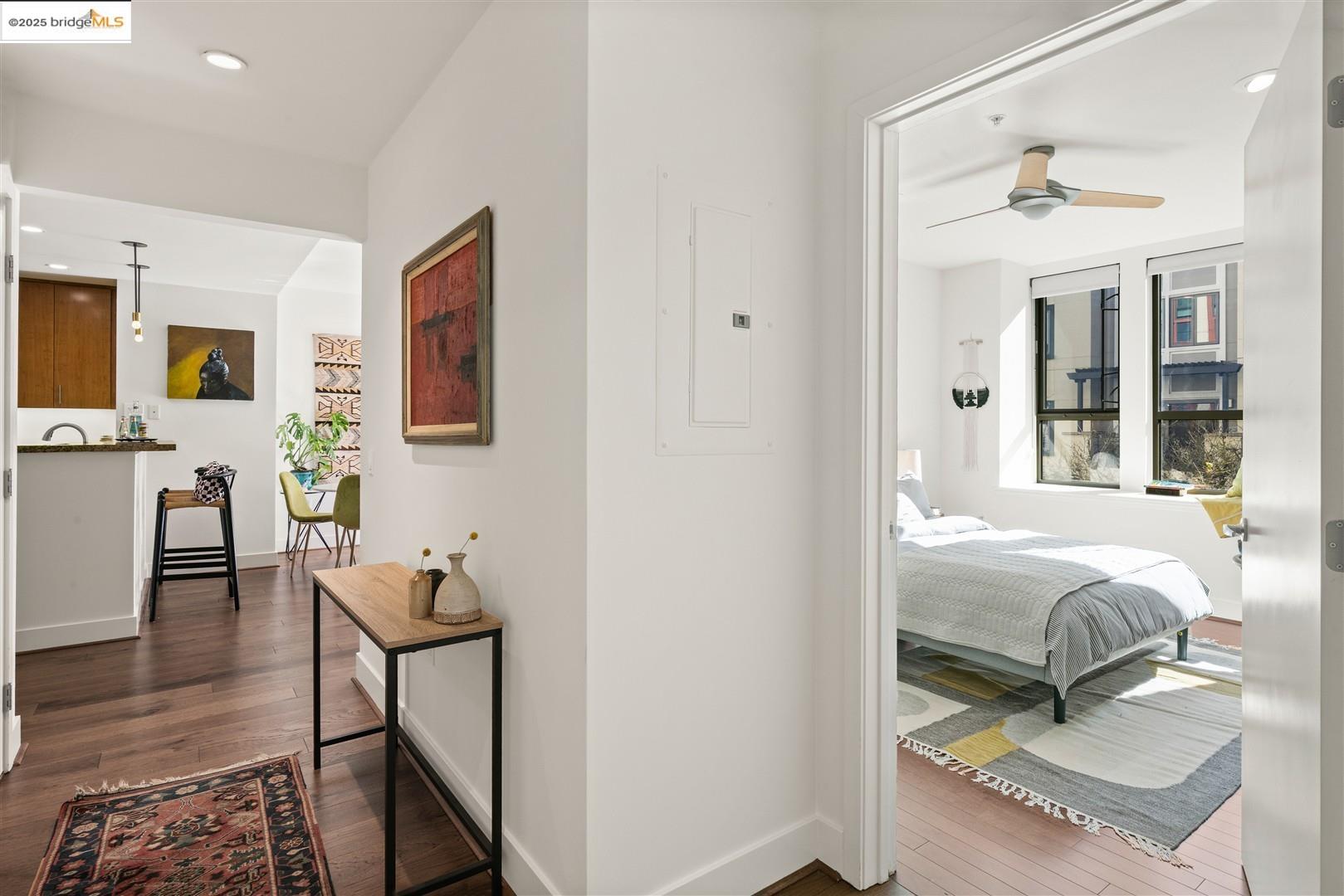 438 W Grand # 523