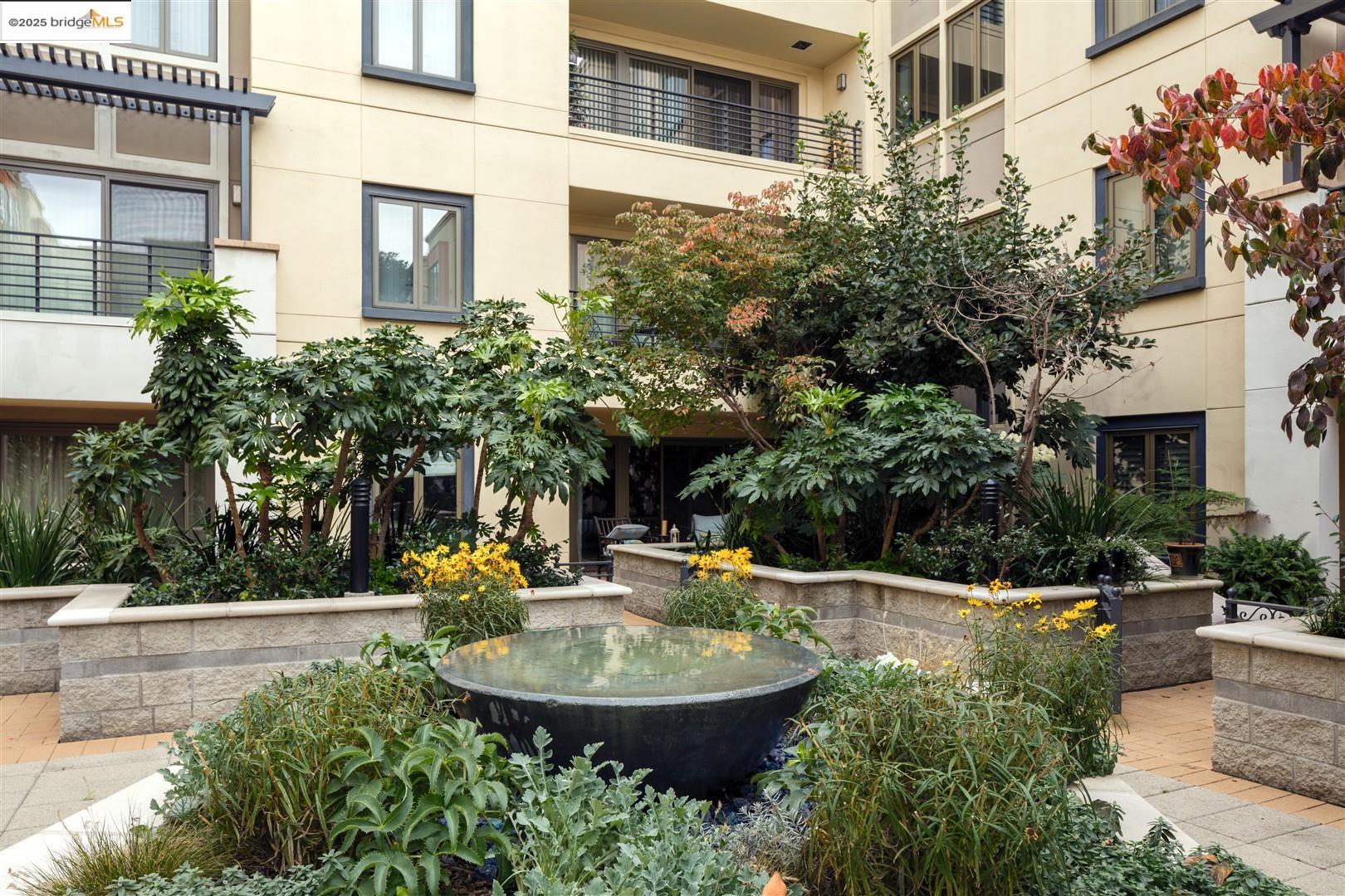 438 W Grand # 523