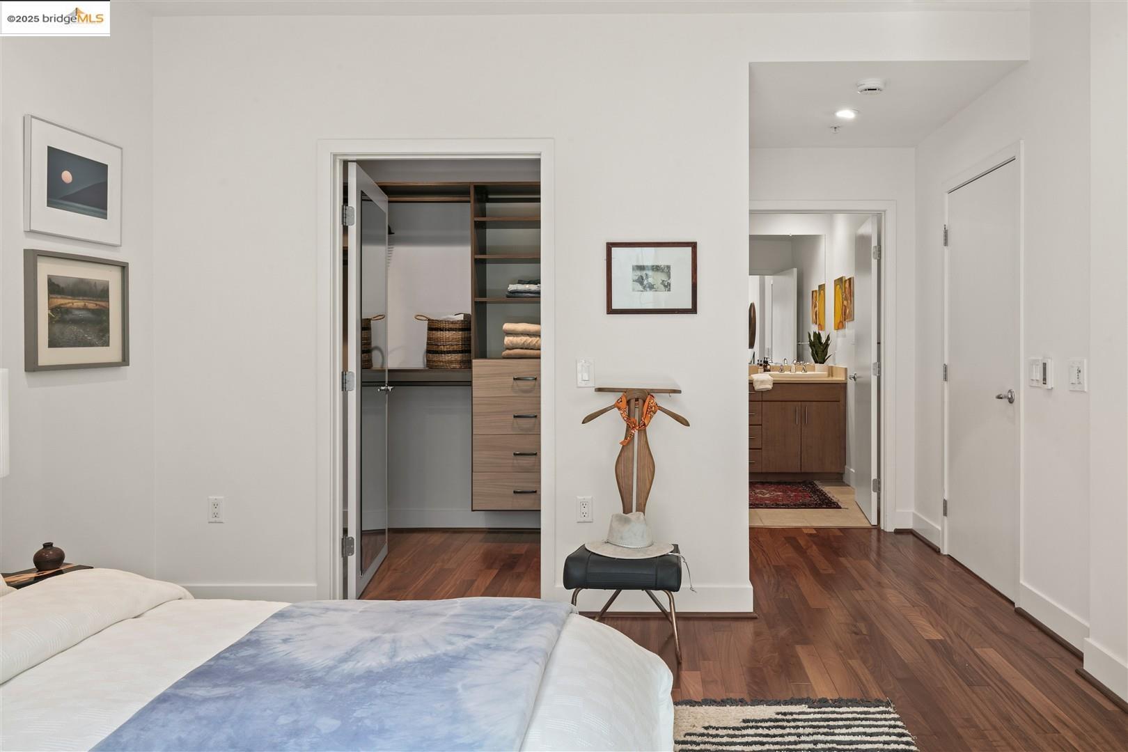 438 W Grand # 523