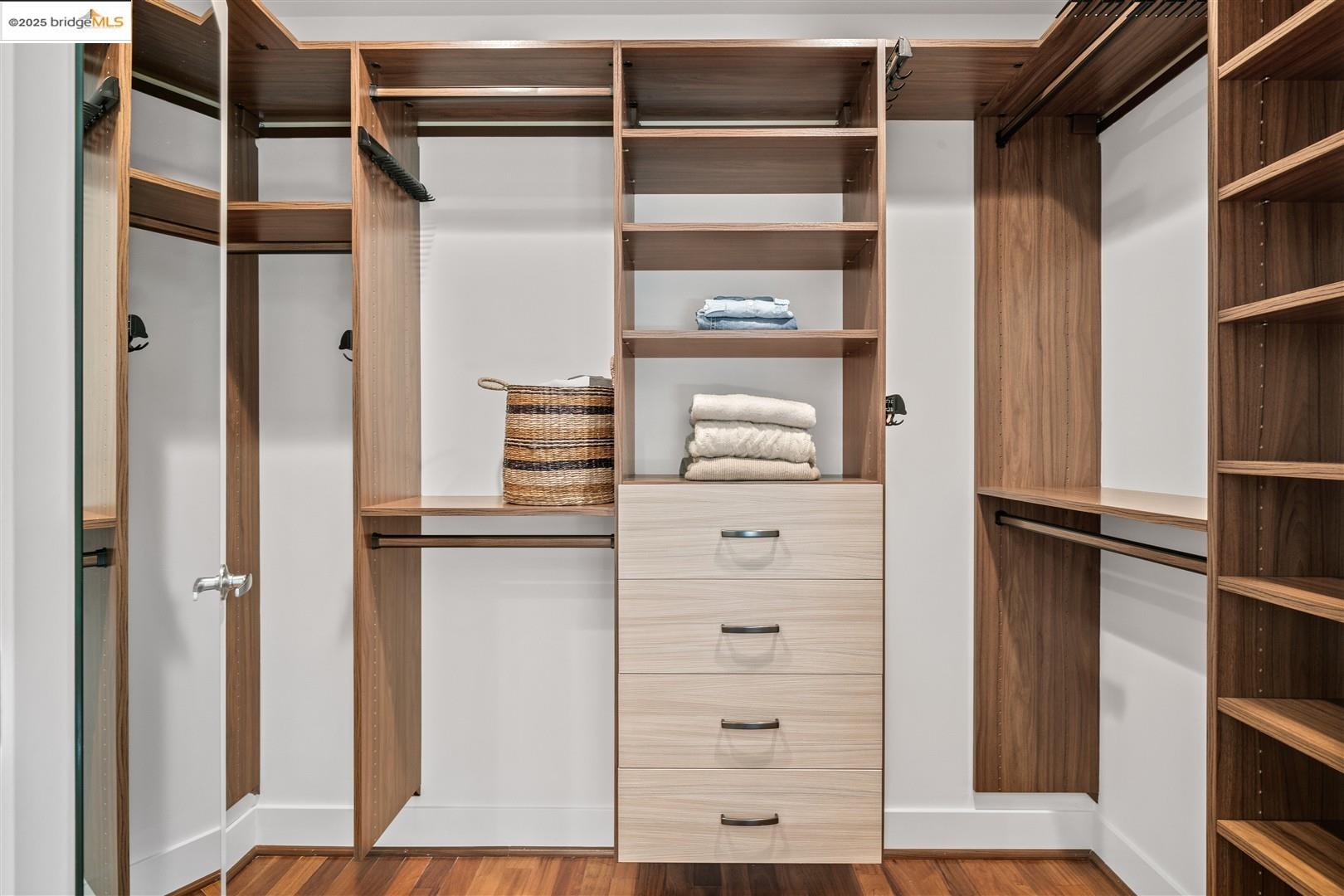 438 W Grand # 523