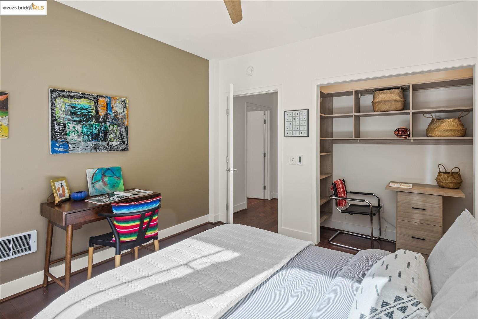 438 W Grand # 523