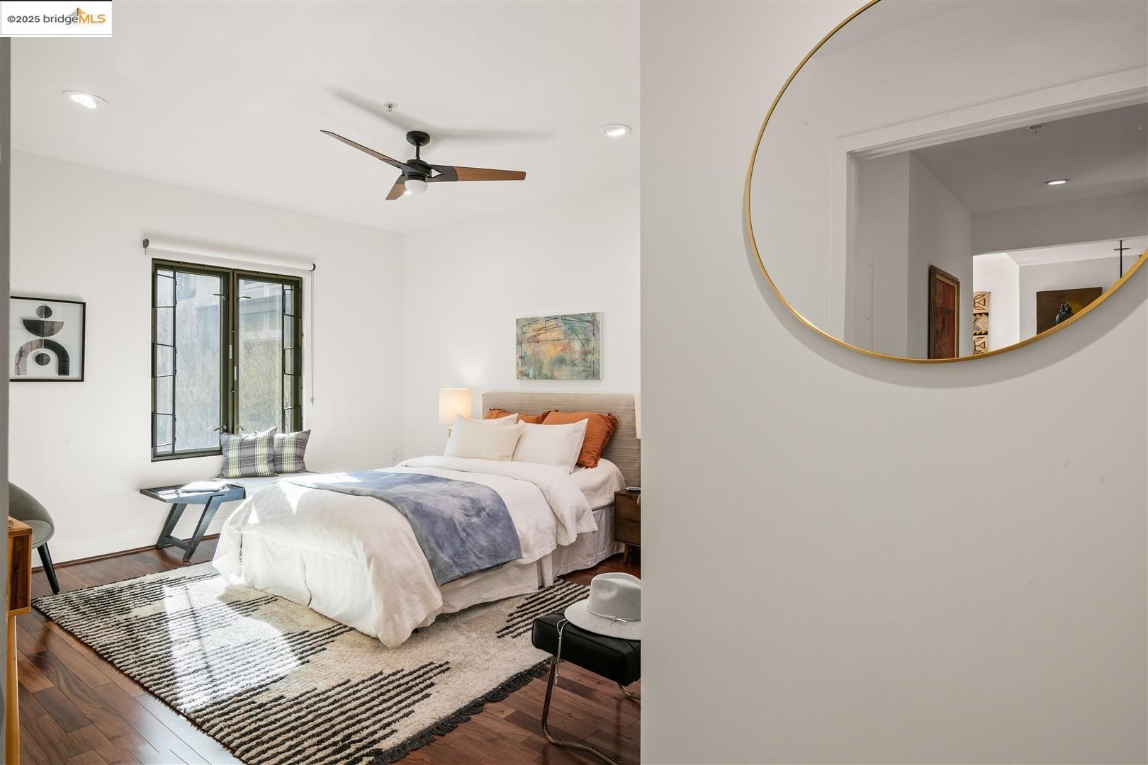 438 W Grand # 523